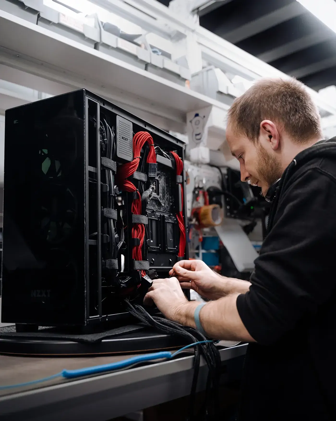 Saubere Kabelverlegung – MIFCOM