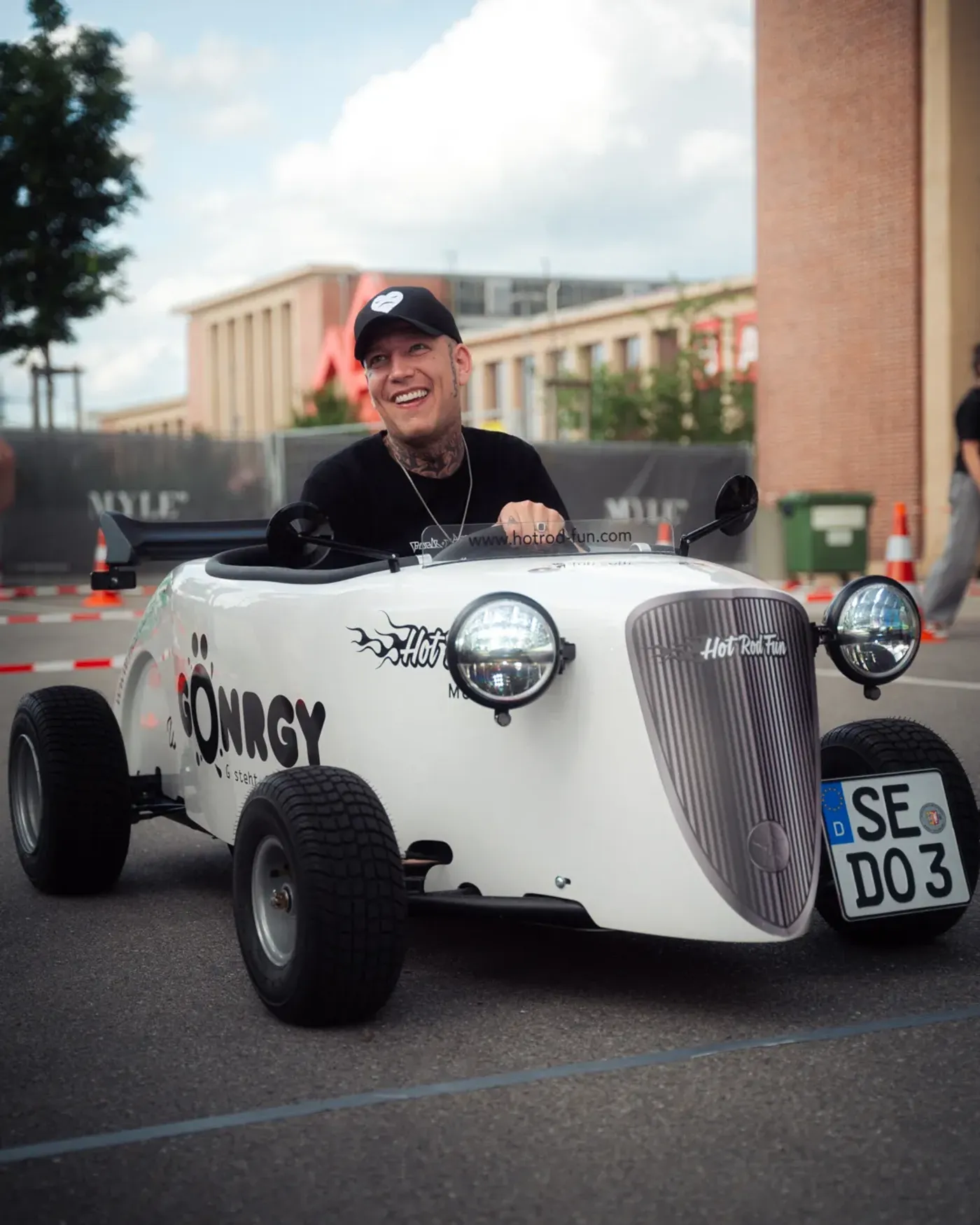 Heckansicht des veredelten BMW M3 Touring von Zettl auf dem MYLE 24