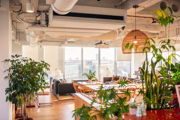 Botanic Tower - Business Center