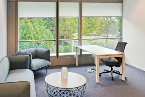 Regus Meiser Silver Building