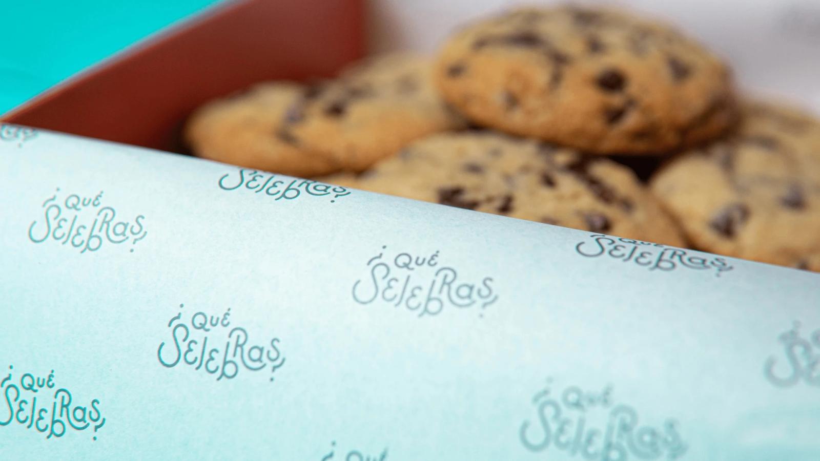 Galletas artesanales presentadas en empaque con identidad de marca