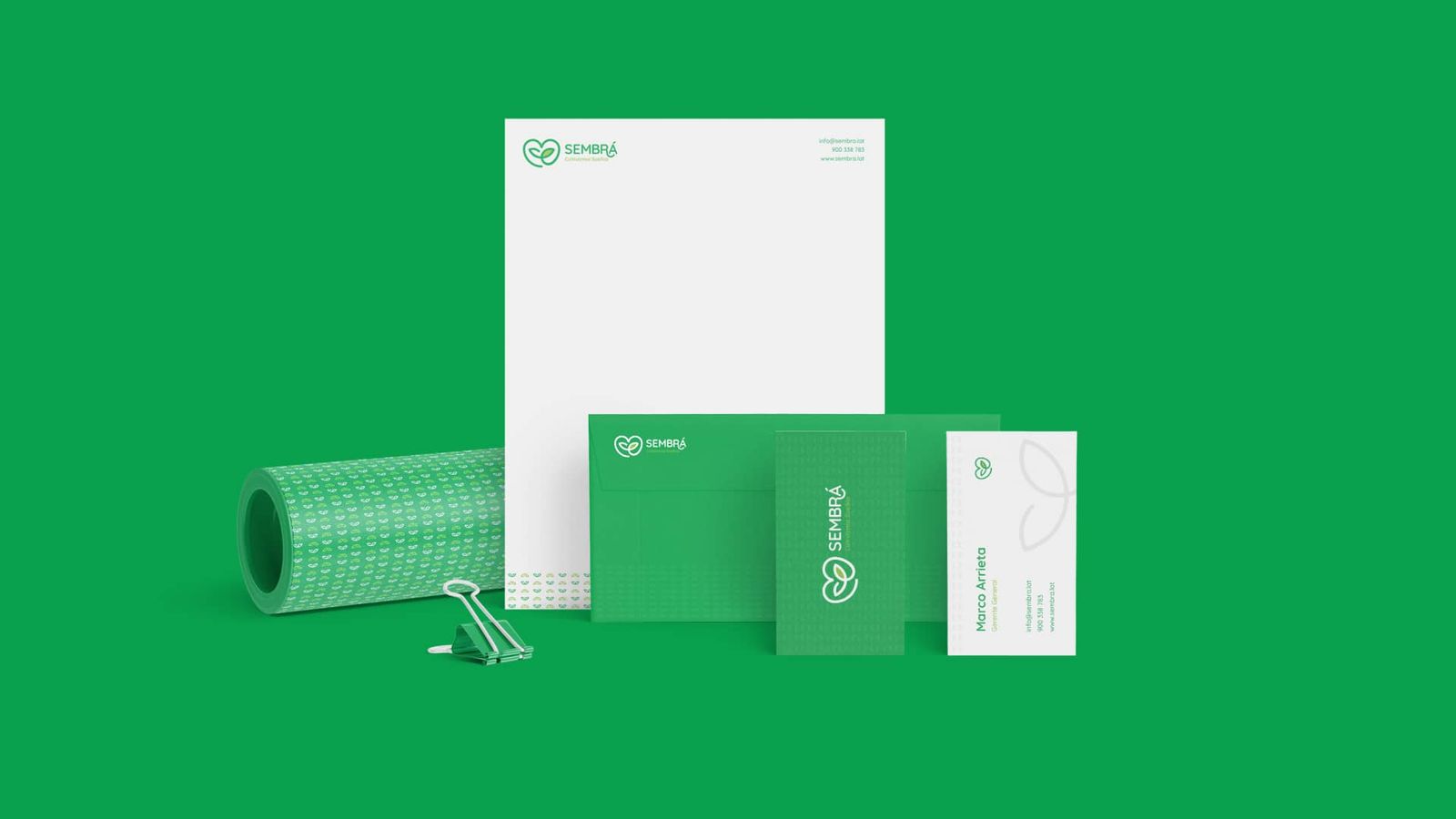 Diseño de papelería corporativa Sembrá — tarjetas, folletos y brand assets Fundación Sembrá