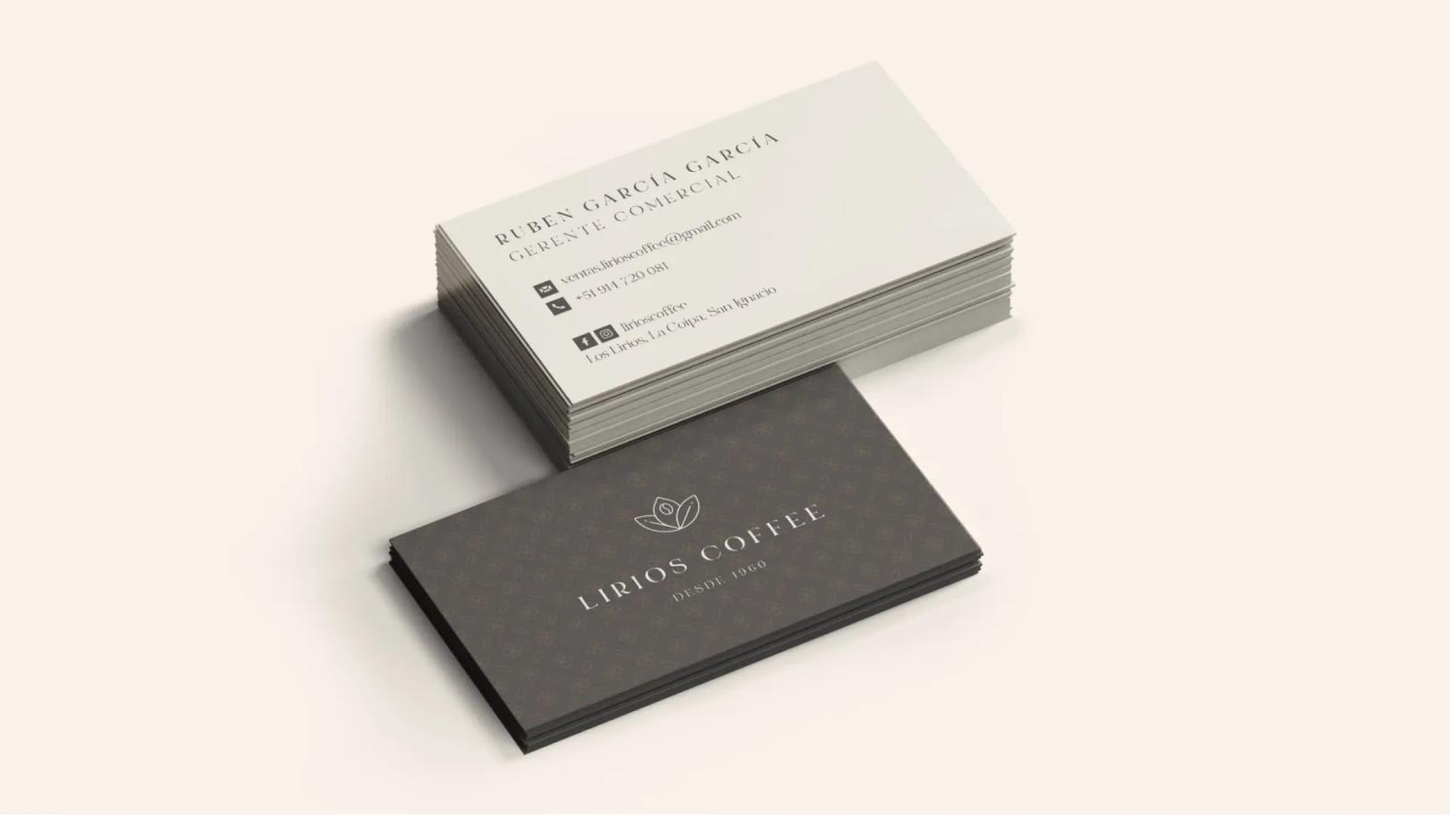 Tarjetas corporativas con diseño minimalista y branding de café