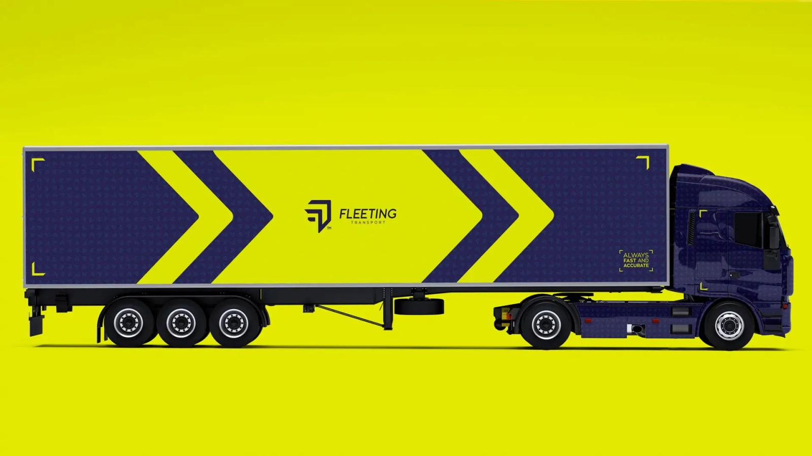 Camión de carga articulado sobre fondo amarillo, exhibiendo la identidad de marca 'Fleeting Transport' con una cabina azul oscuro estampada y un remolque diseñado con grandes flechas direccionales amarillas sobre azul, el logotipo central 