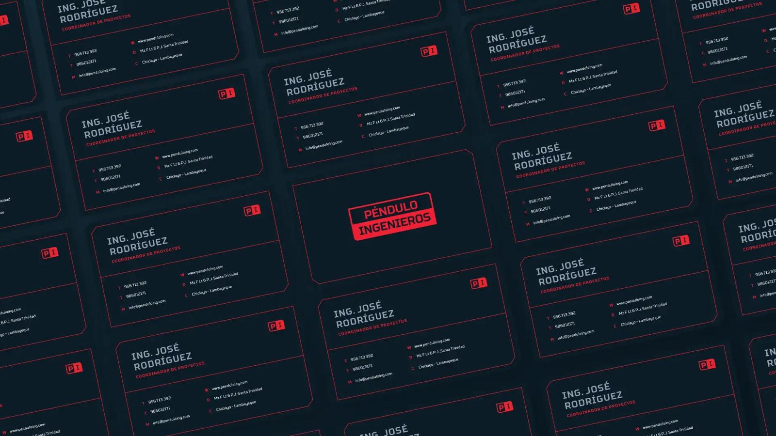 Malla de tarjetas de presentación de 'Péndulo Ingenieros' sobre fondo oscuro, mostrando el logotipo central en rojo y blanco junto a tarjetas con cargos profesionales, información de contacto y el isotipo 'PI' en las esquinas