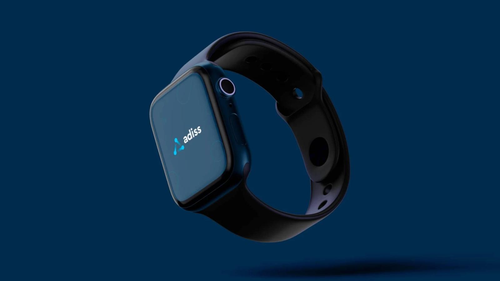 Reloj inteligente con correa negra flotando sobre un fondo azul oscuro, mostrando el logotipo de "adiss" iluminado en la pantalla digital