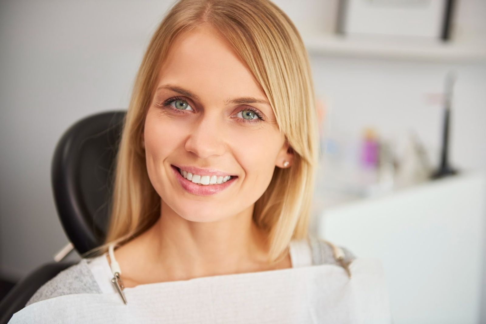 Kompletny przewodnik po implantach Alpha-Bio: co warto wiedzieć przed zabiegiem?