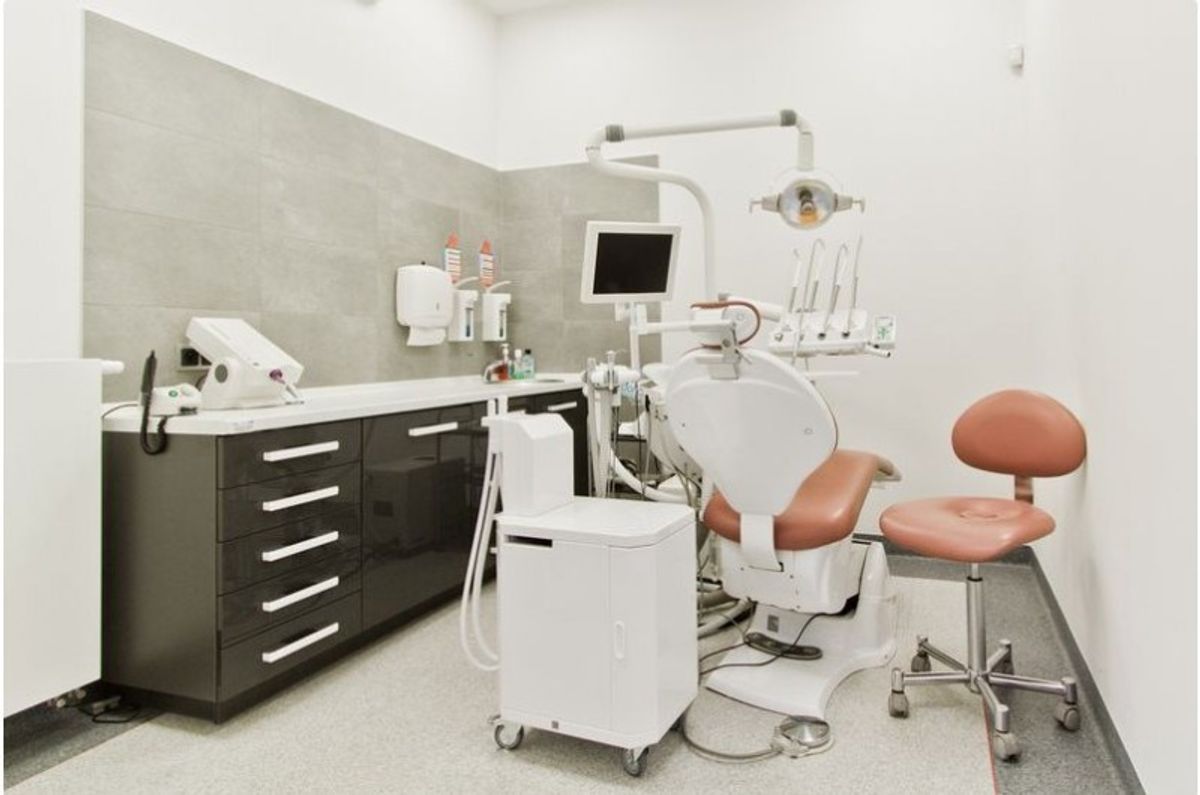 Dr Hercka i Dyplomy dentystyczne