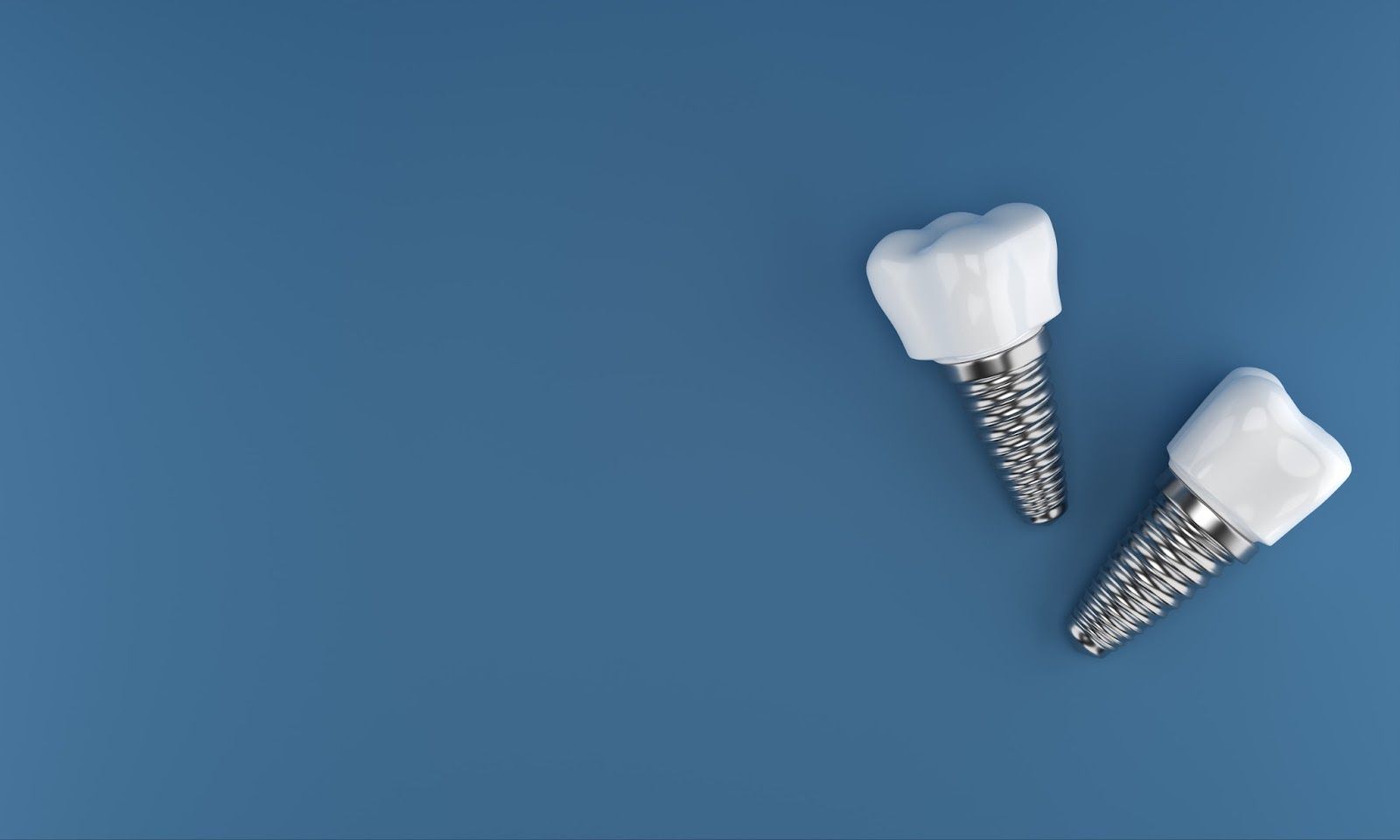 Ruchomy implant zębowy — objawy, przyczyny i kiedy reagować