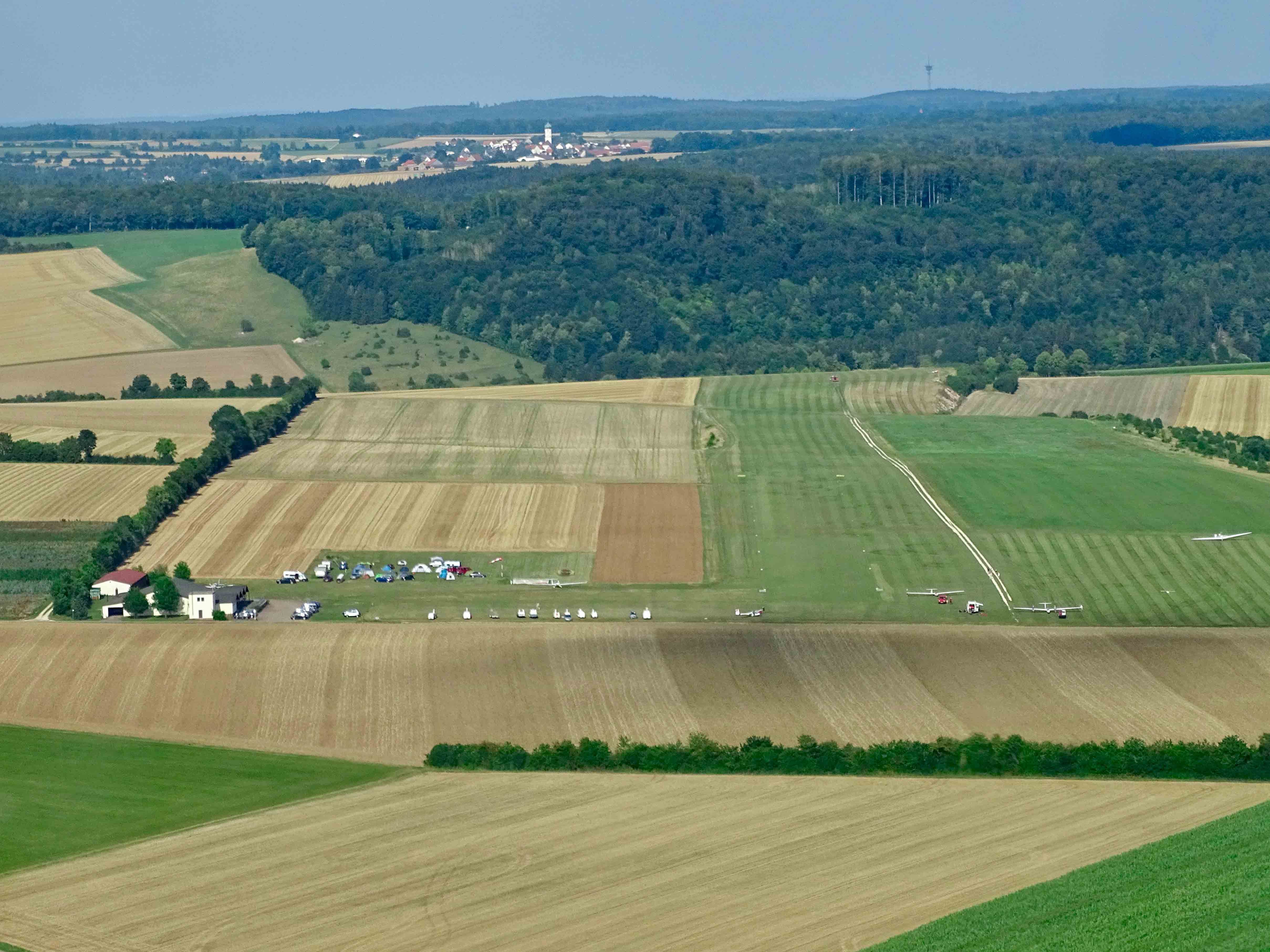 Anflug Piste 08 Neresheim