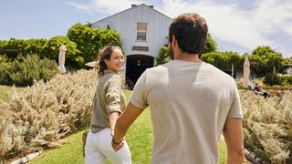 Couple sightseeing in Mudgee
