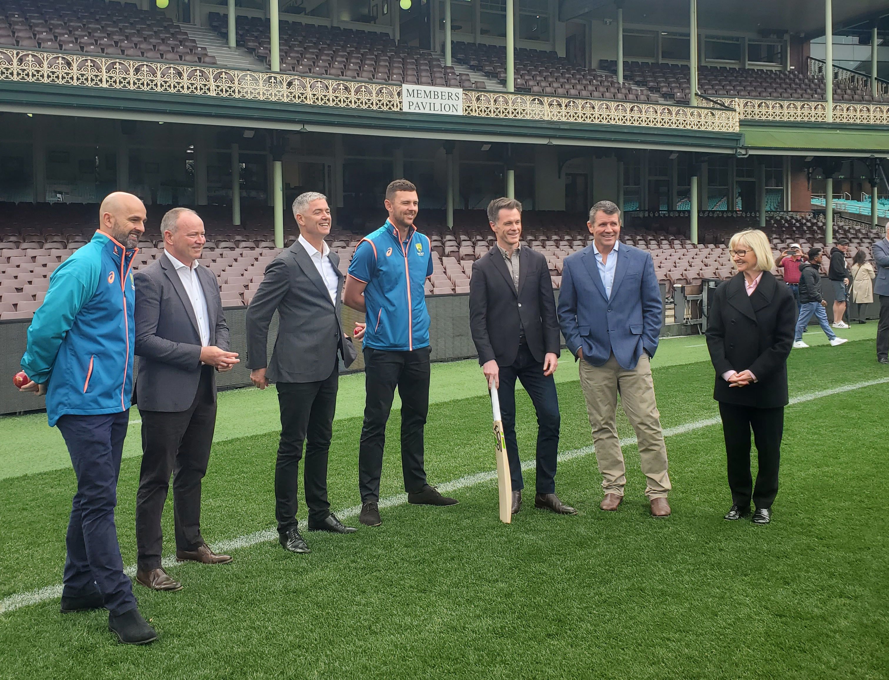 Chris Minns with Cricket Australia