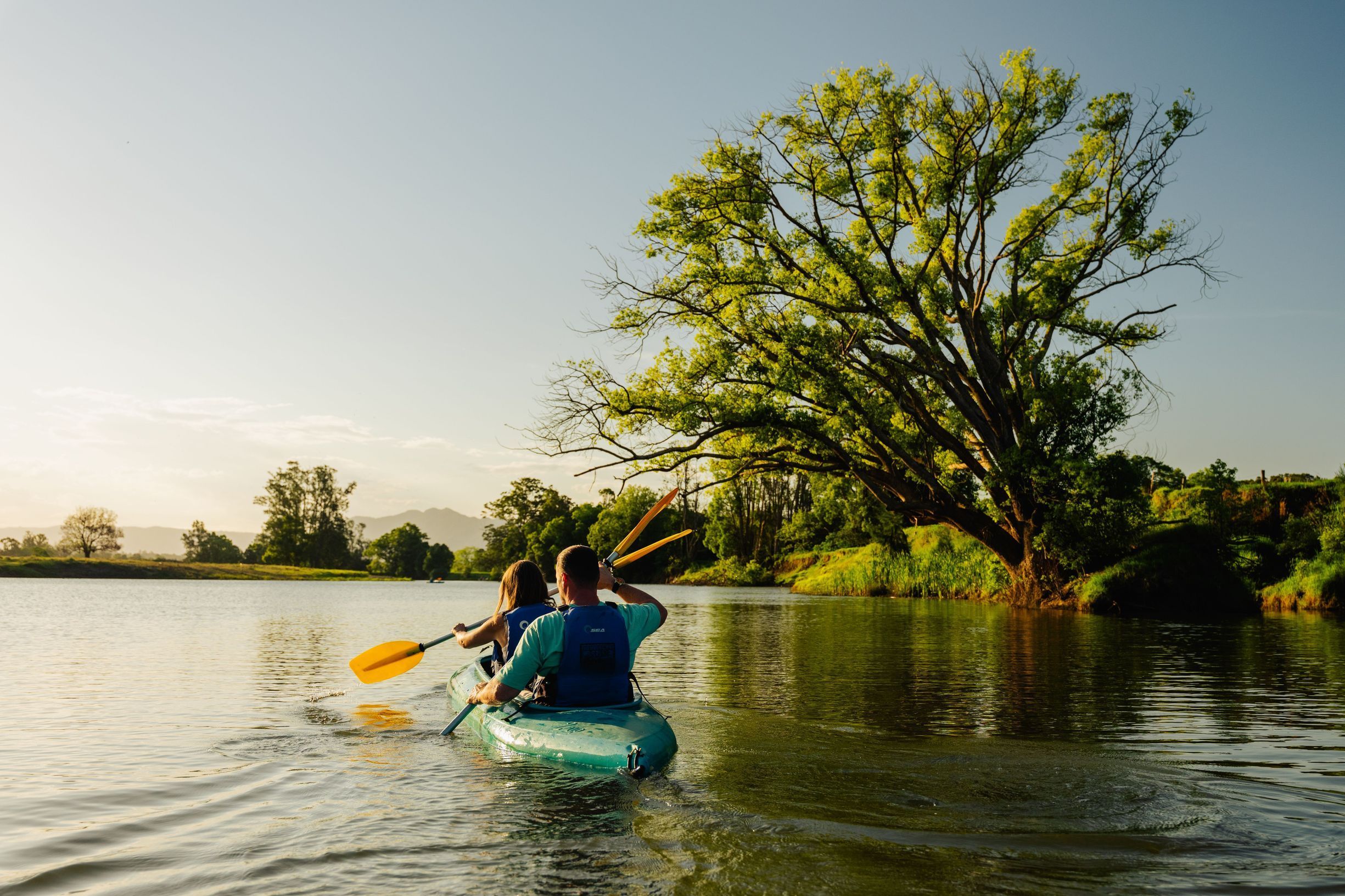 Couple enjoys a paddle down Bellingen River 