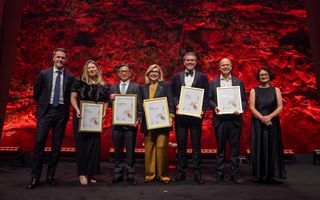 NSW Premier Chris Minns with BESydney global ambassadors