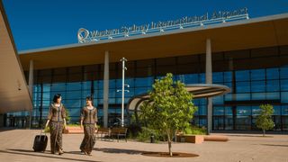 Singapore Airlines cabin crew at Western Sydney Airport