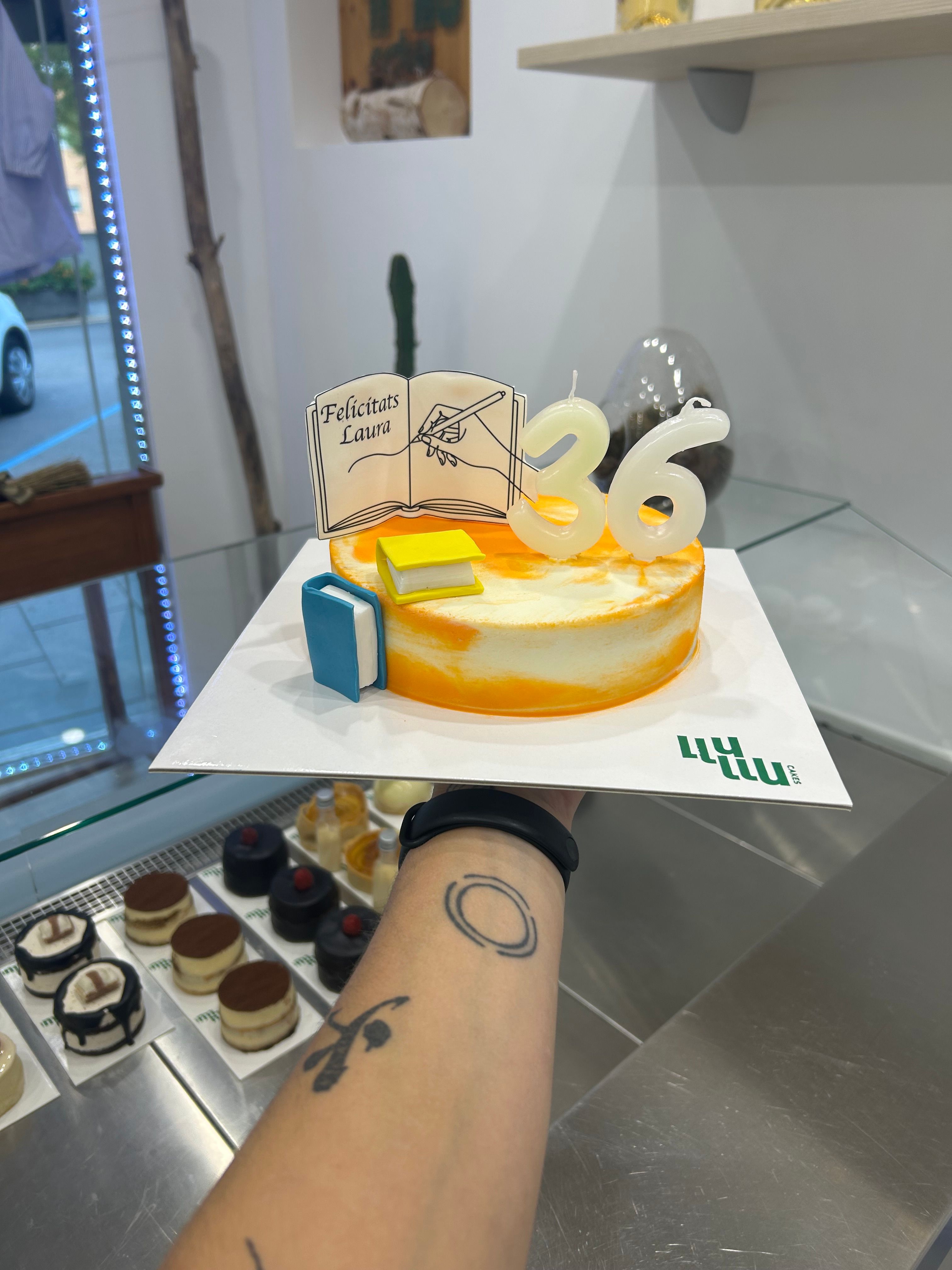 Pastel escritora