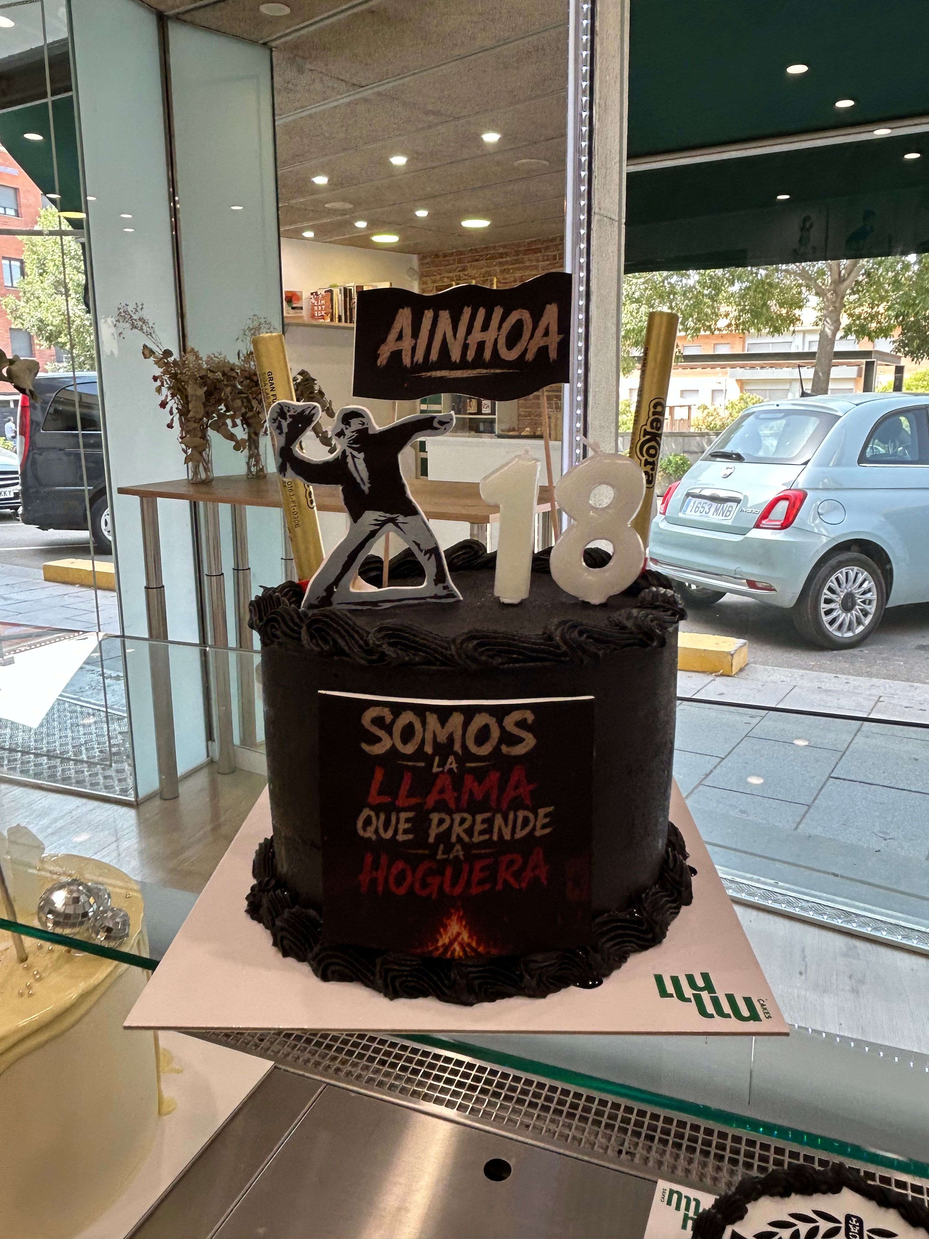 Pastel negro 18Años personalizados