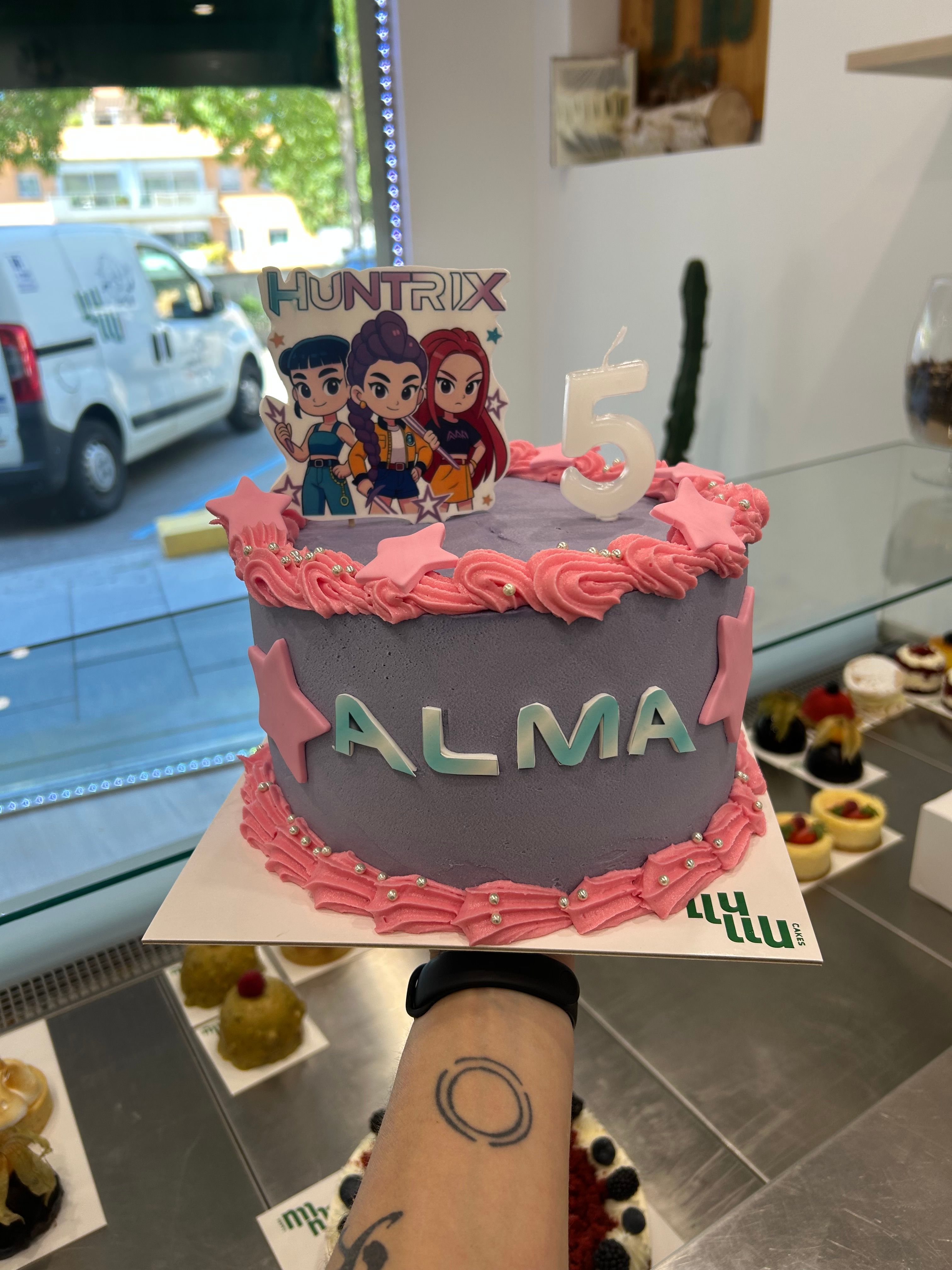 Pastel Huntrix guerreras kpop infantil rosa lila