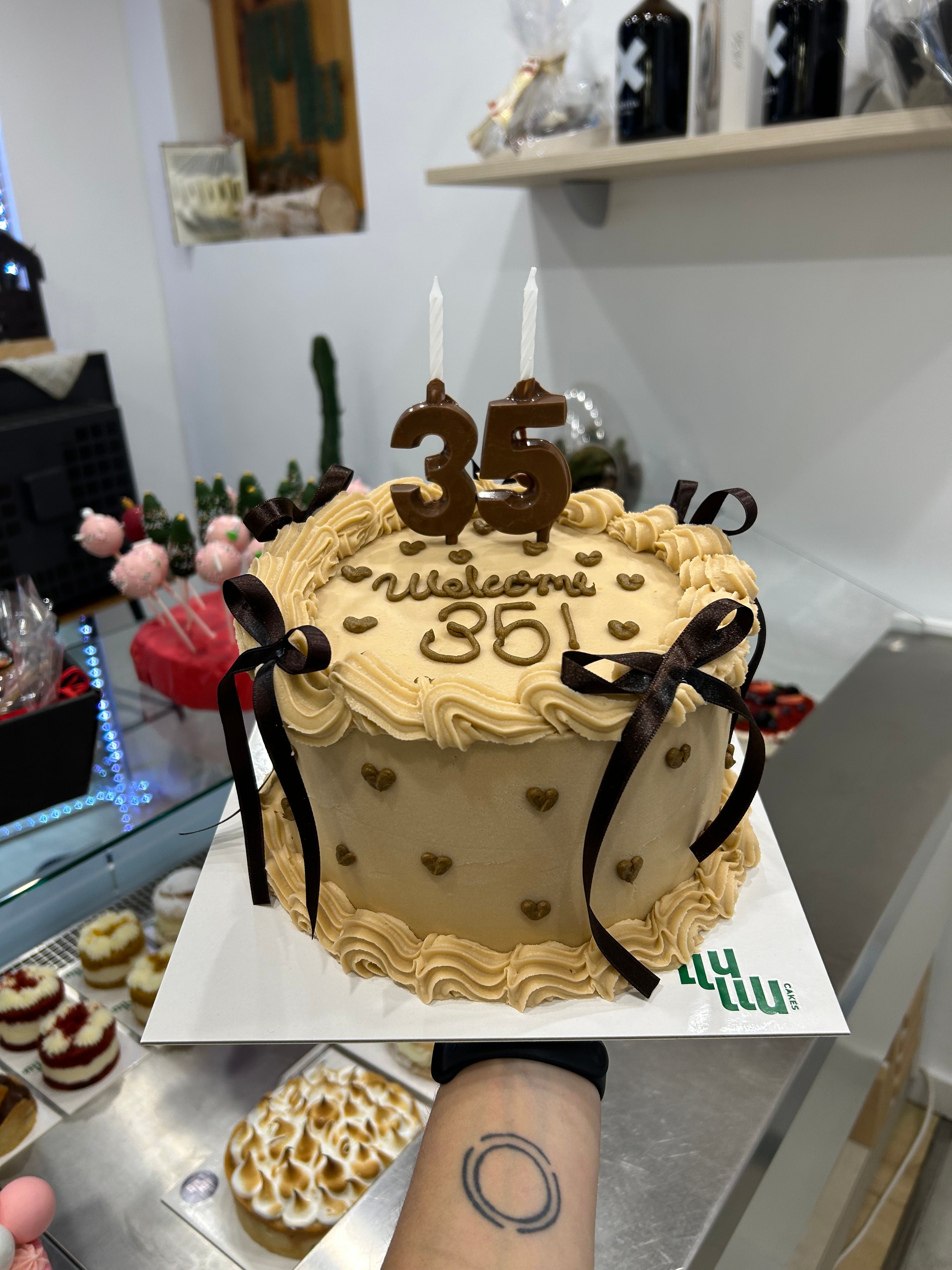 Pastel beige marros alto lazos 35 años