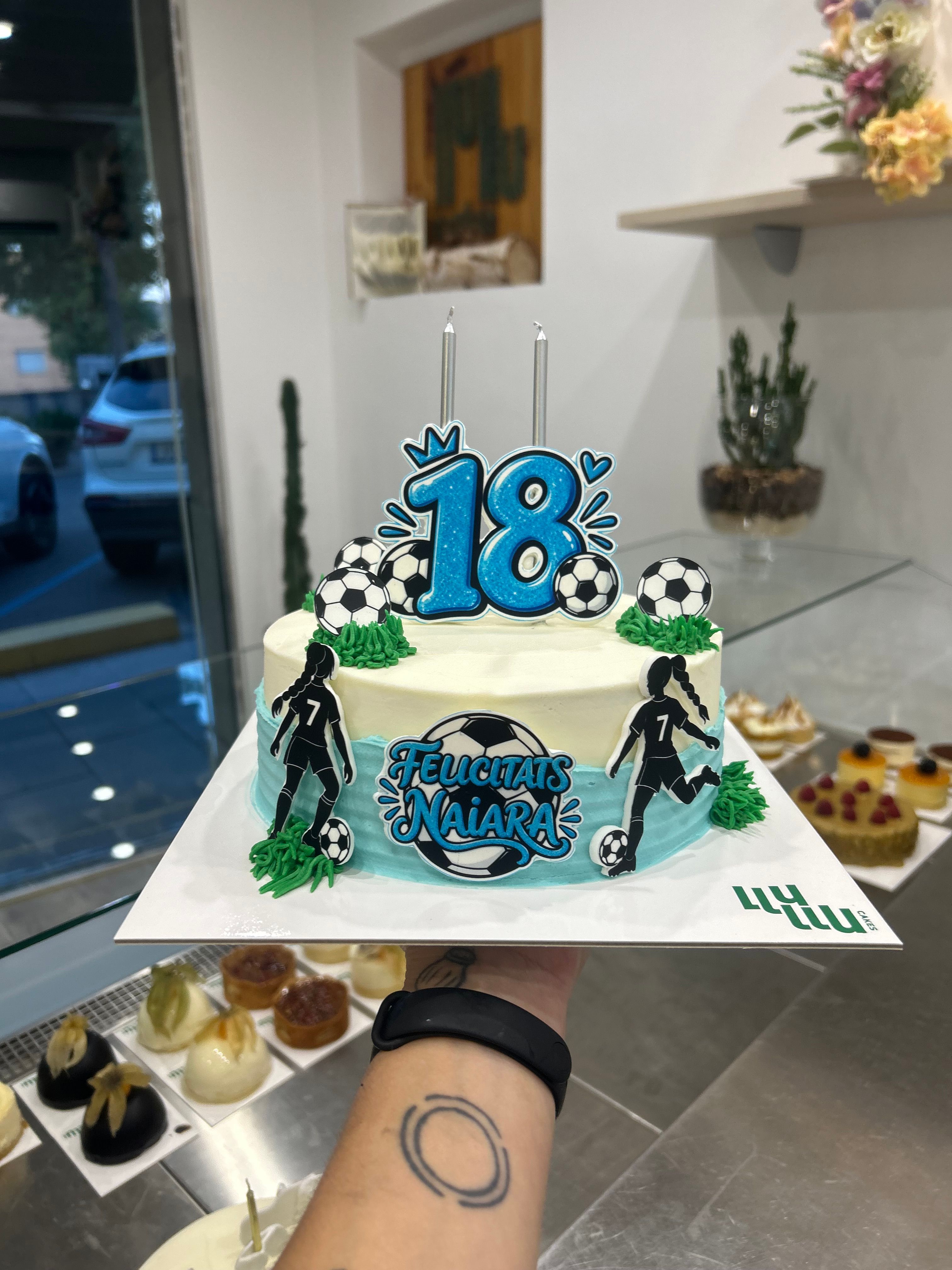 Pastel 18 años futbol mujer cespe pelotas brilli brilli