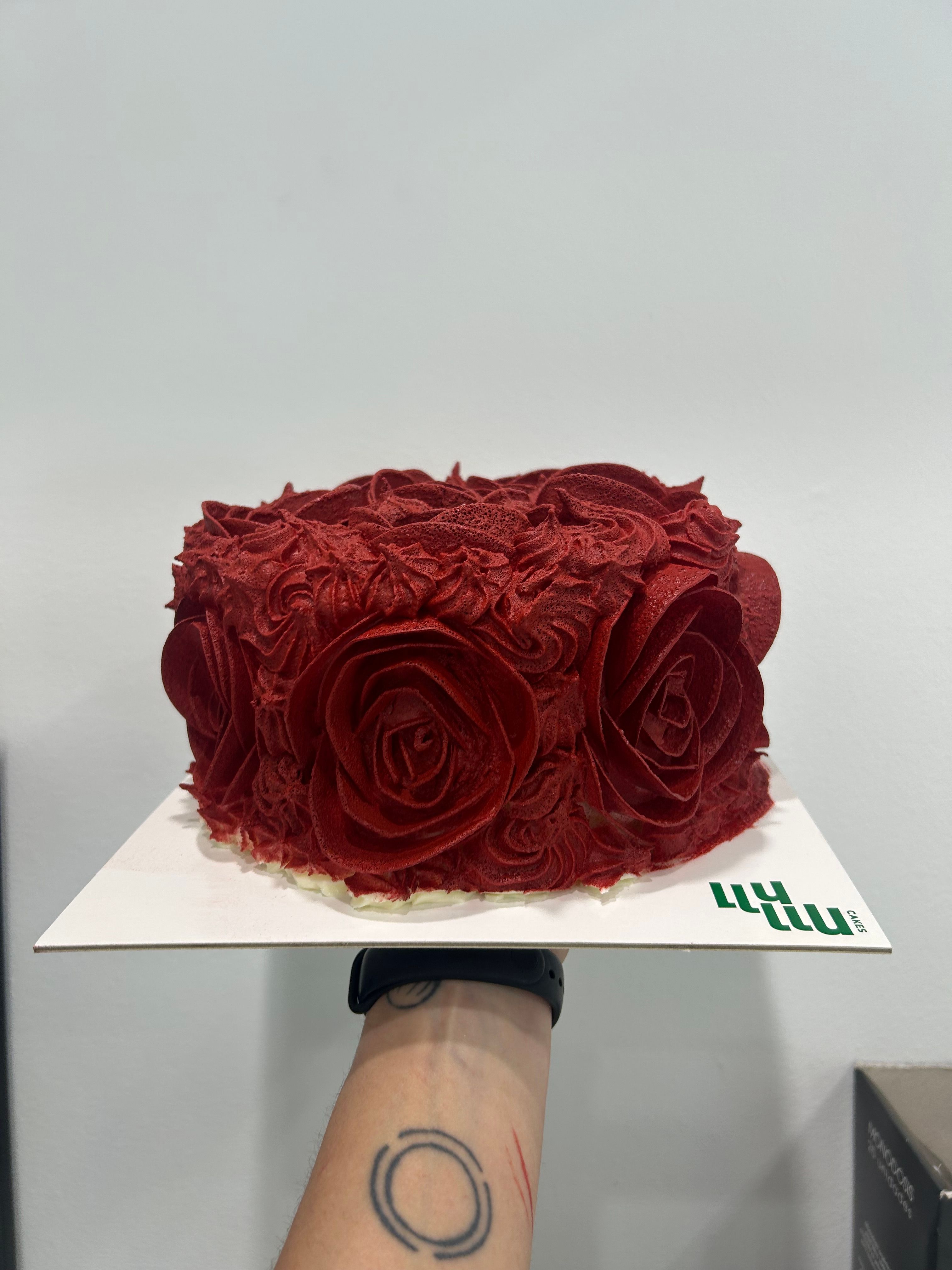 Pastel rosas rojas hechas a mano