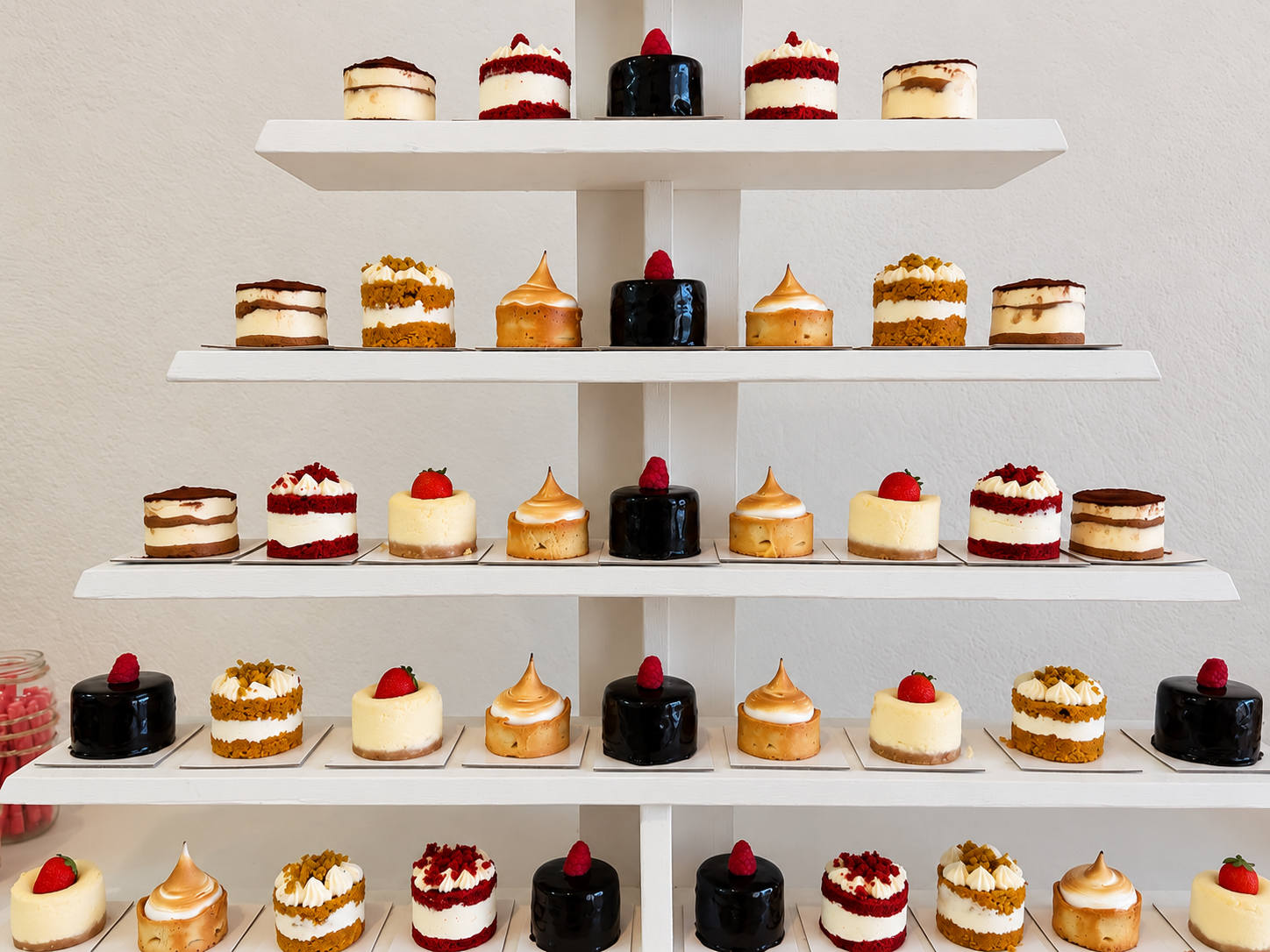 Mini pastelitos para una boda mesa dulce 