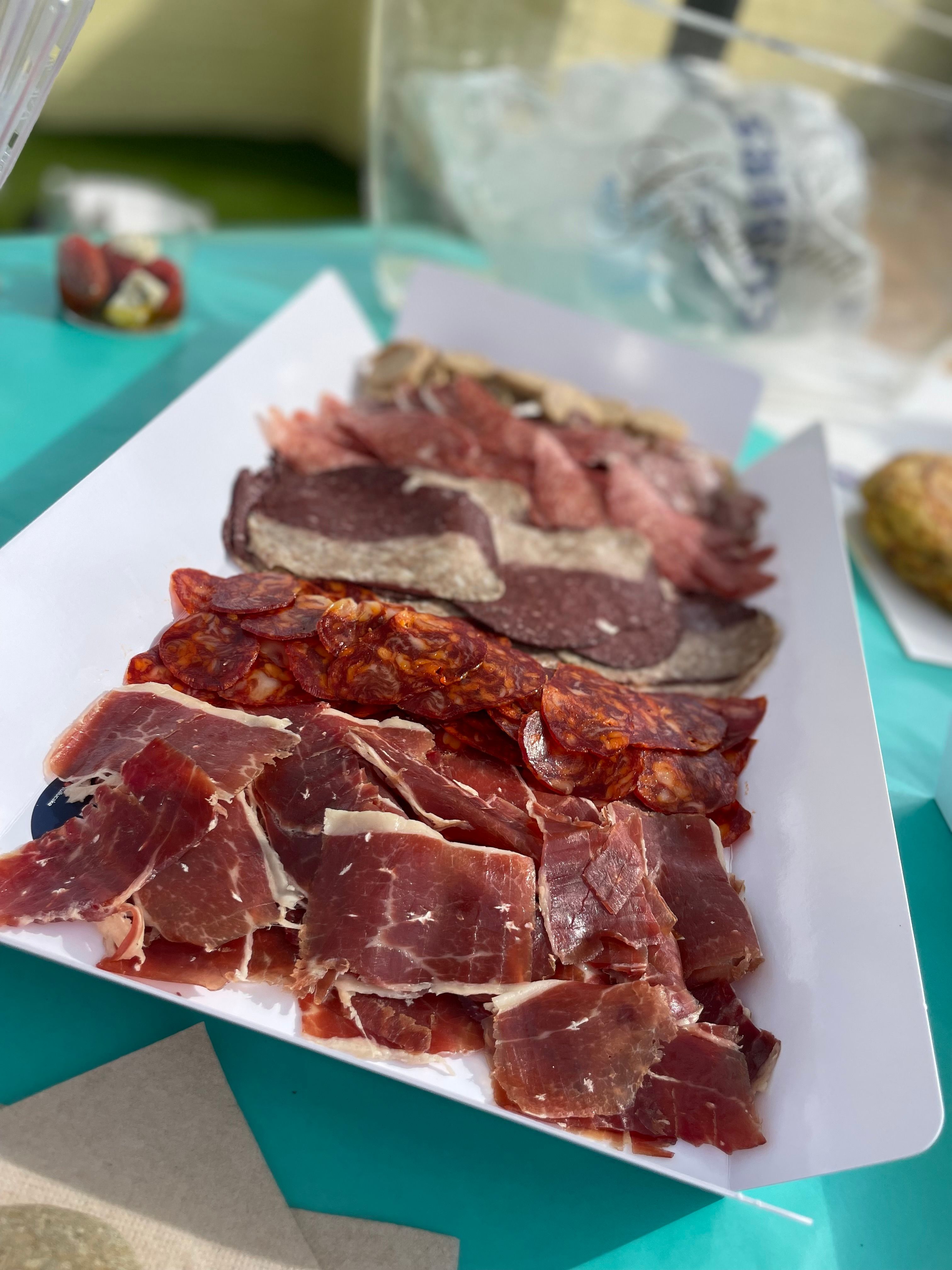 Mesa de embutidos bandeja para fiestas eventos