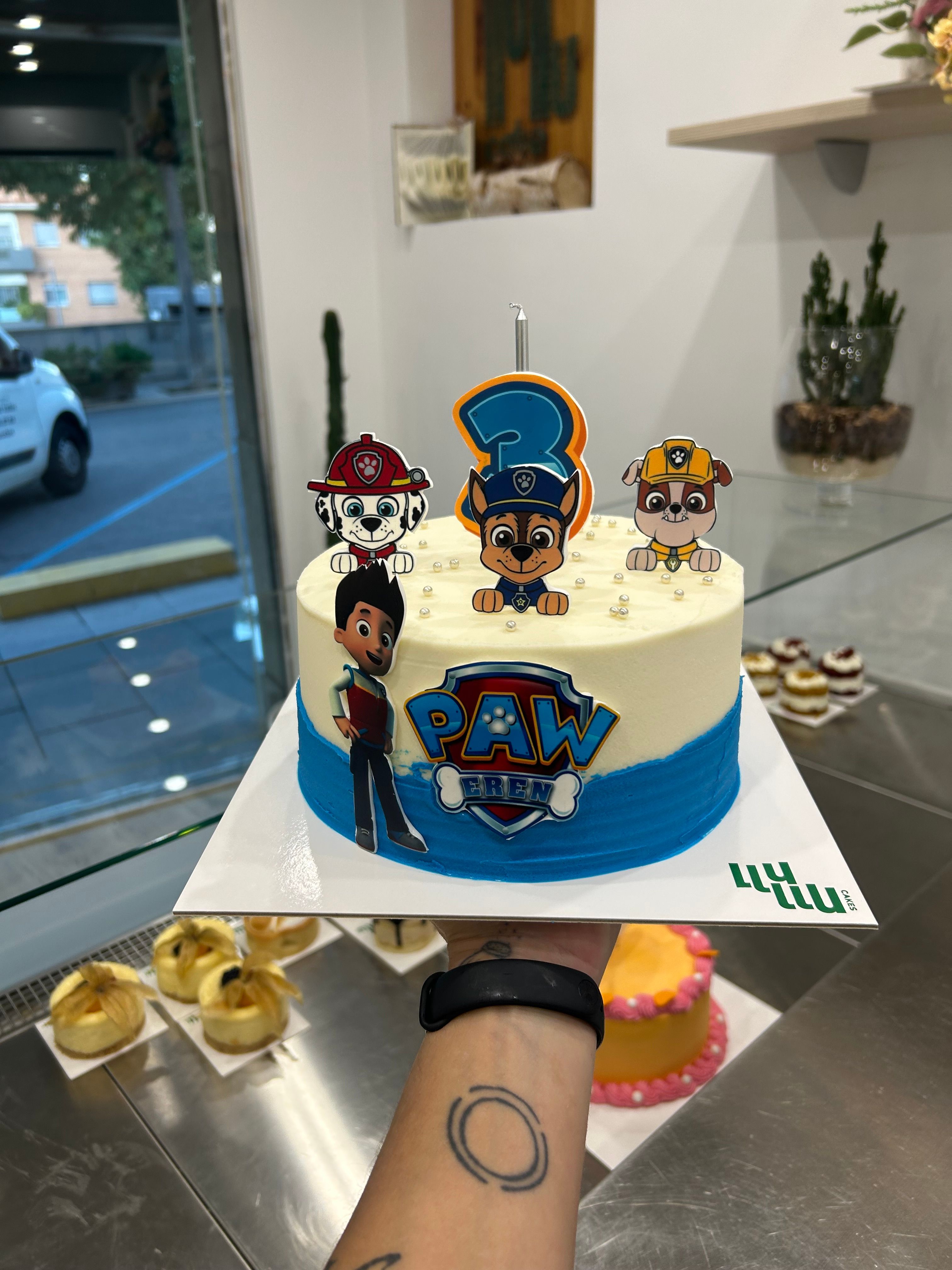 Pastel patrulla canina personalizado blanco azul