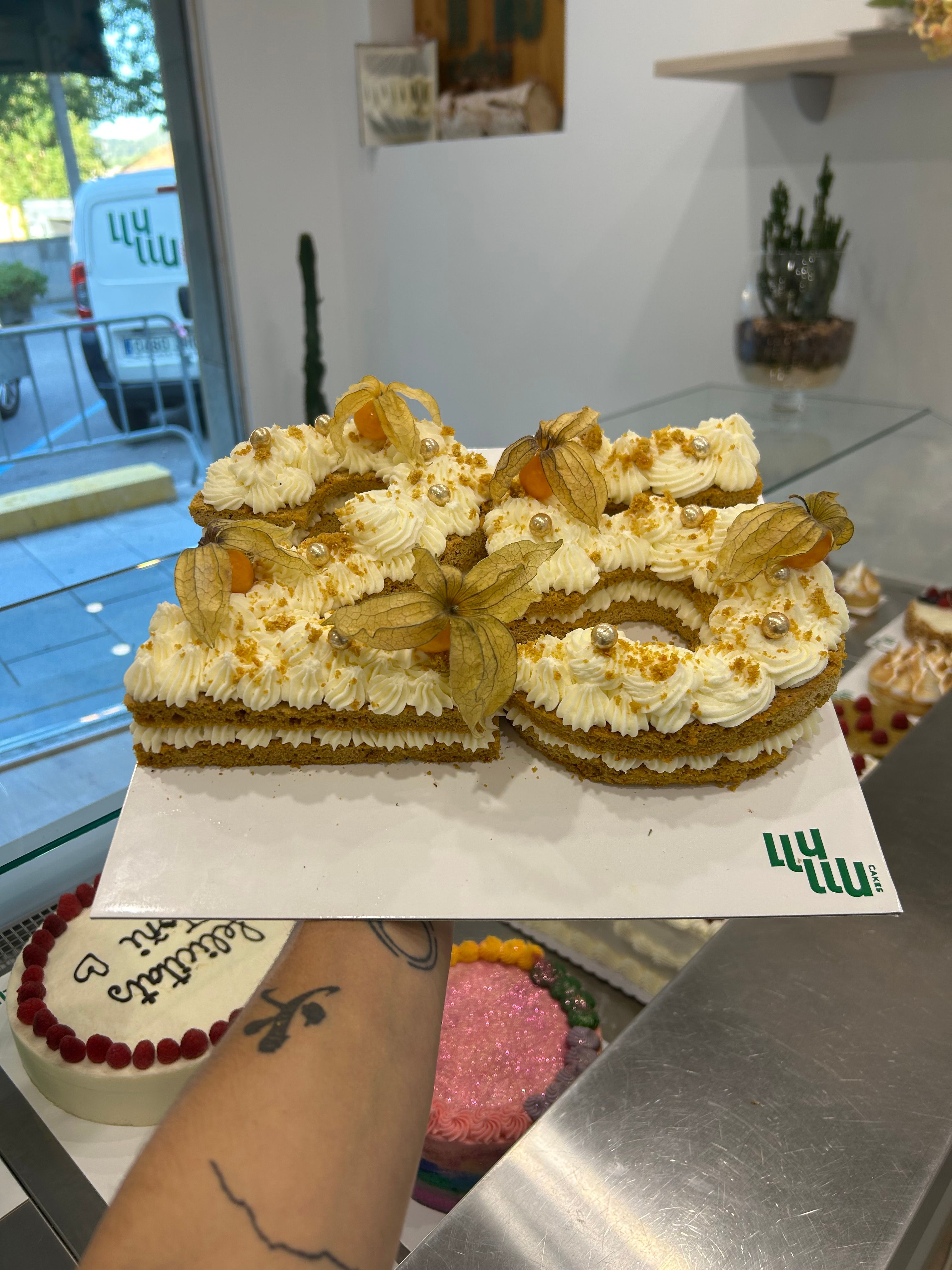 Pastel numero 25 carrot cake