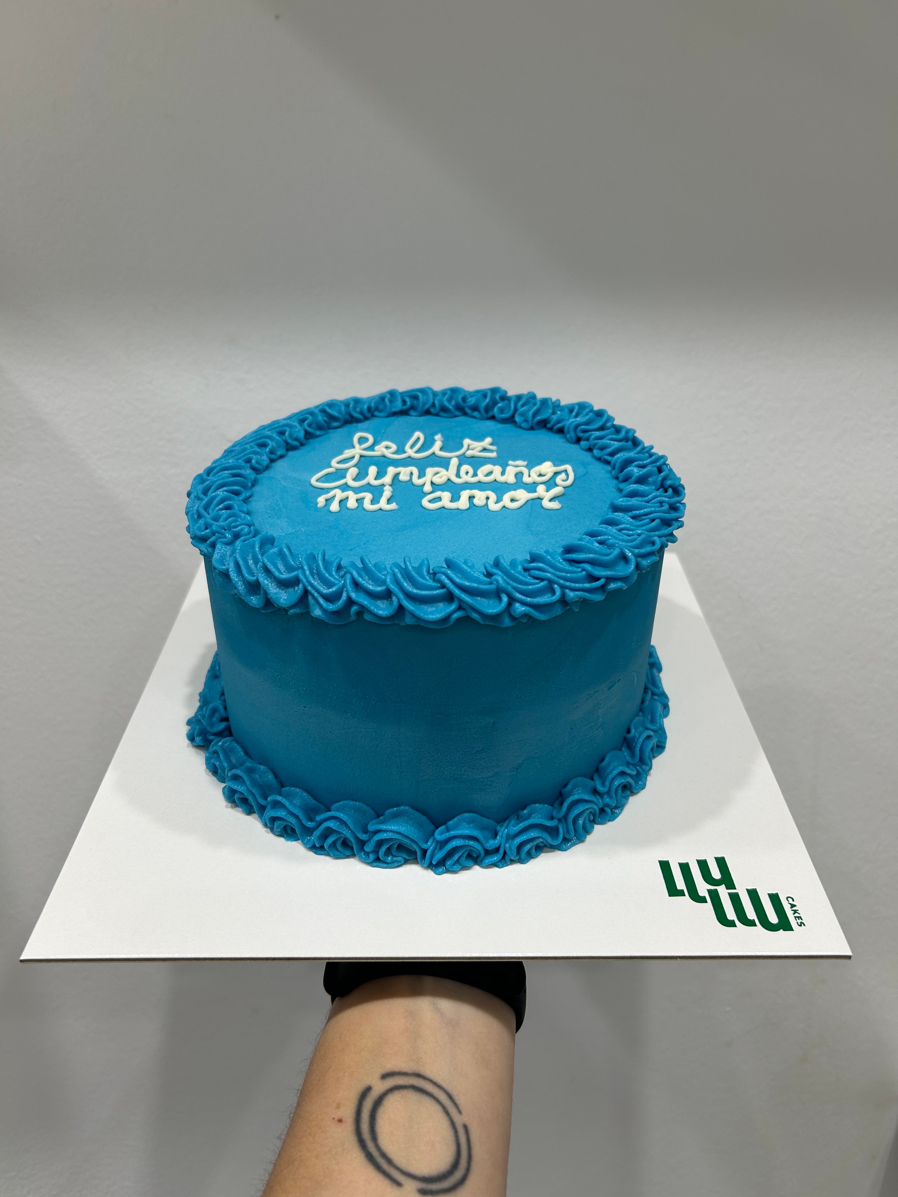 Pastel azul