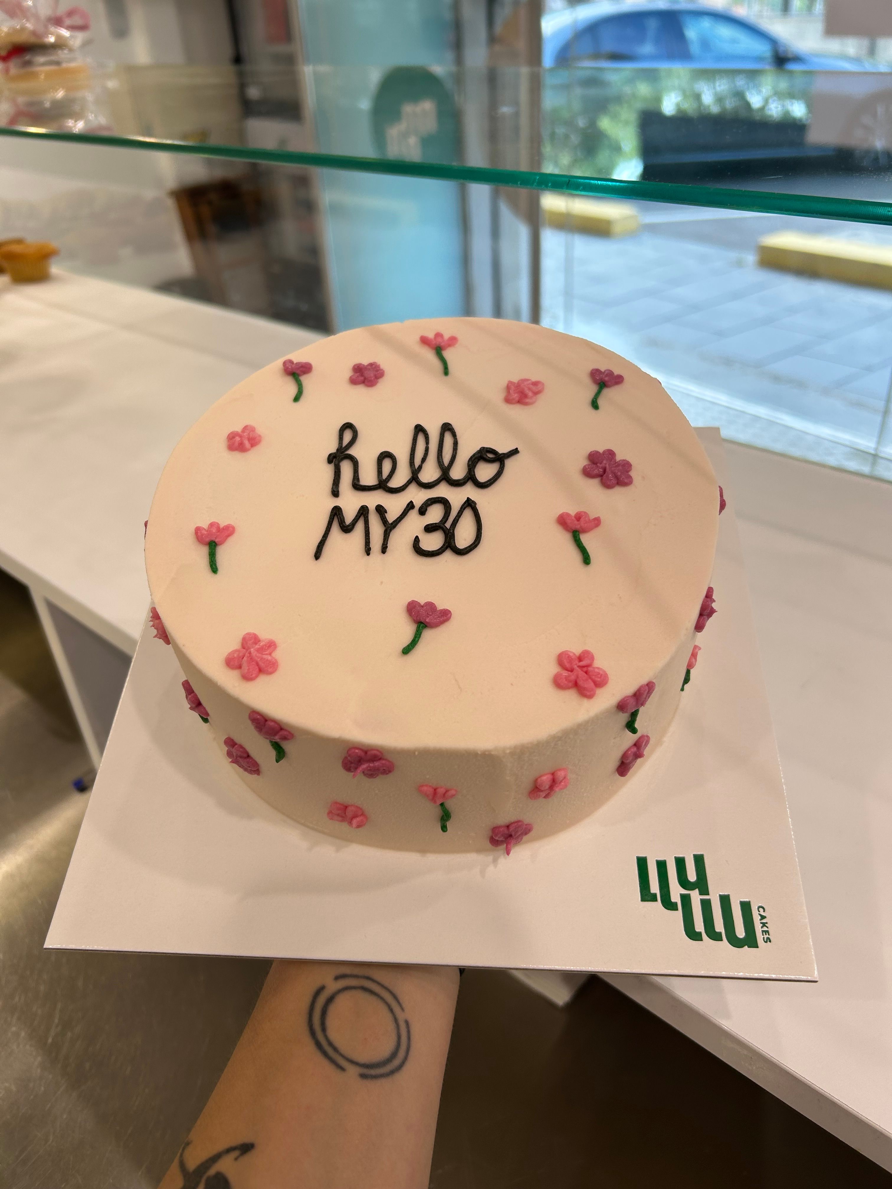 Pastel hello 30 rosa florecitas finito