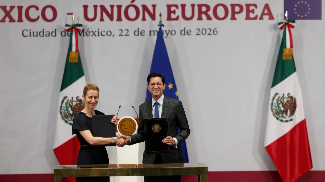 El canciller Roberto Velasco y Kaja Kallas, de la Unión Europea, en una firma en la Ciudad de México en mayo de 2026 (imagen de archivo).