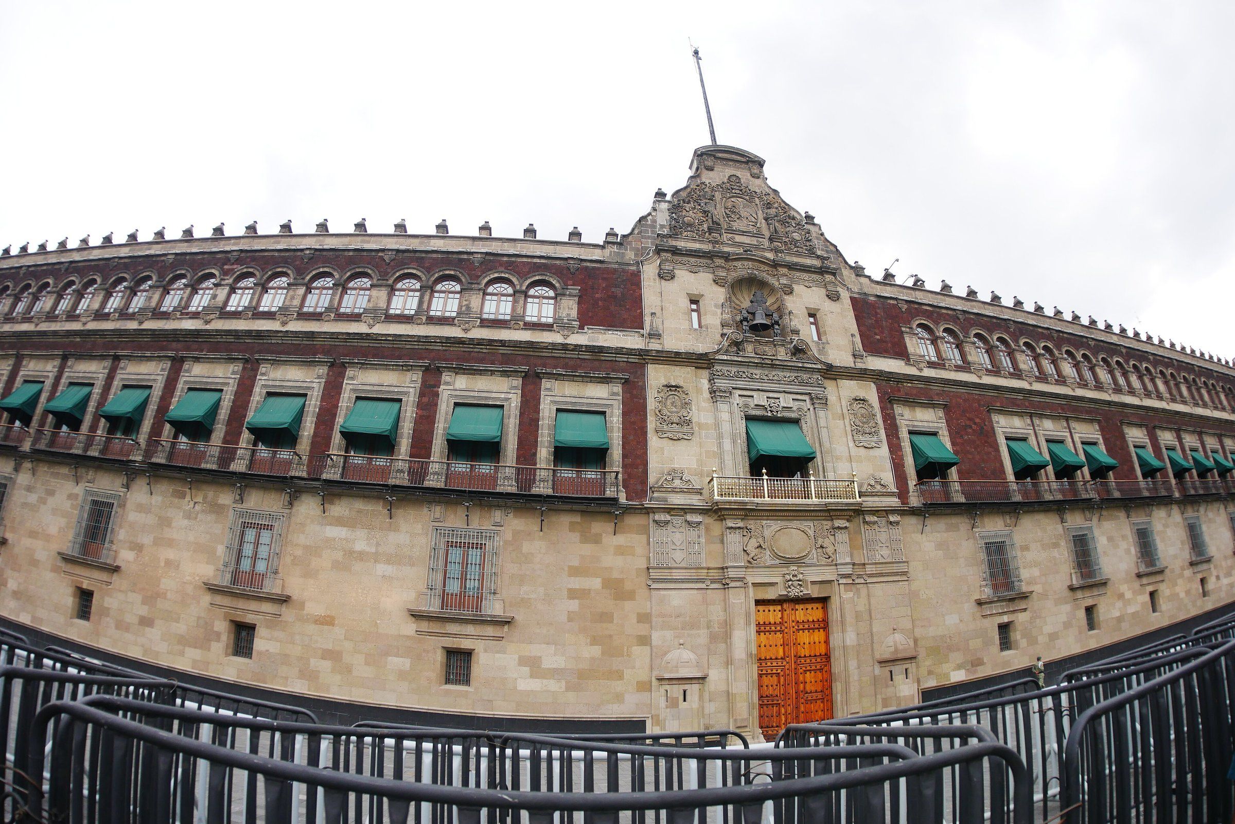 Fachada del Palacio Nacional, sede del Poder Ejecutivo federal, en el Centro Histórico de la Ciudad de México (imagen de archivo).