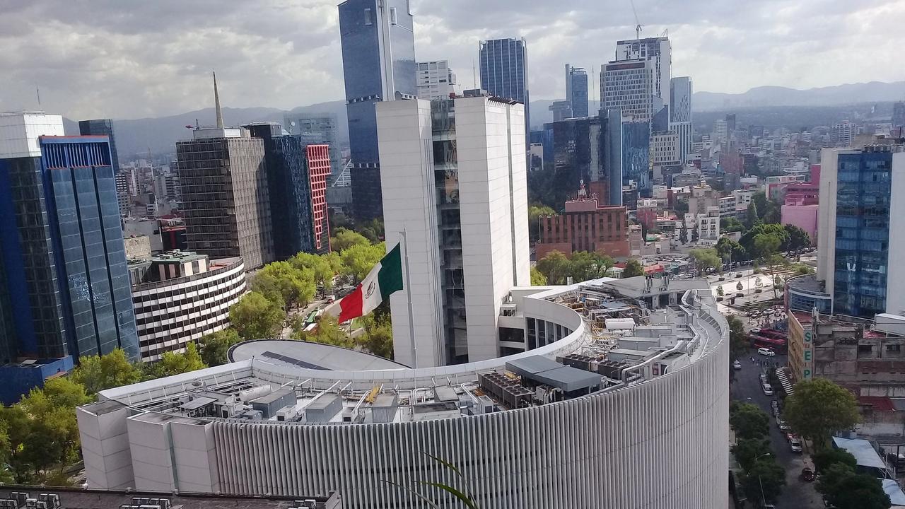 Fachada y acceso del edificio del Senado de la República en la Ciudad de México (imagen de archivo).