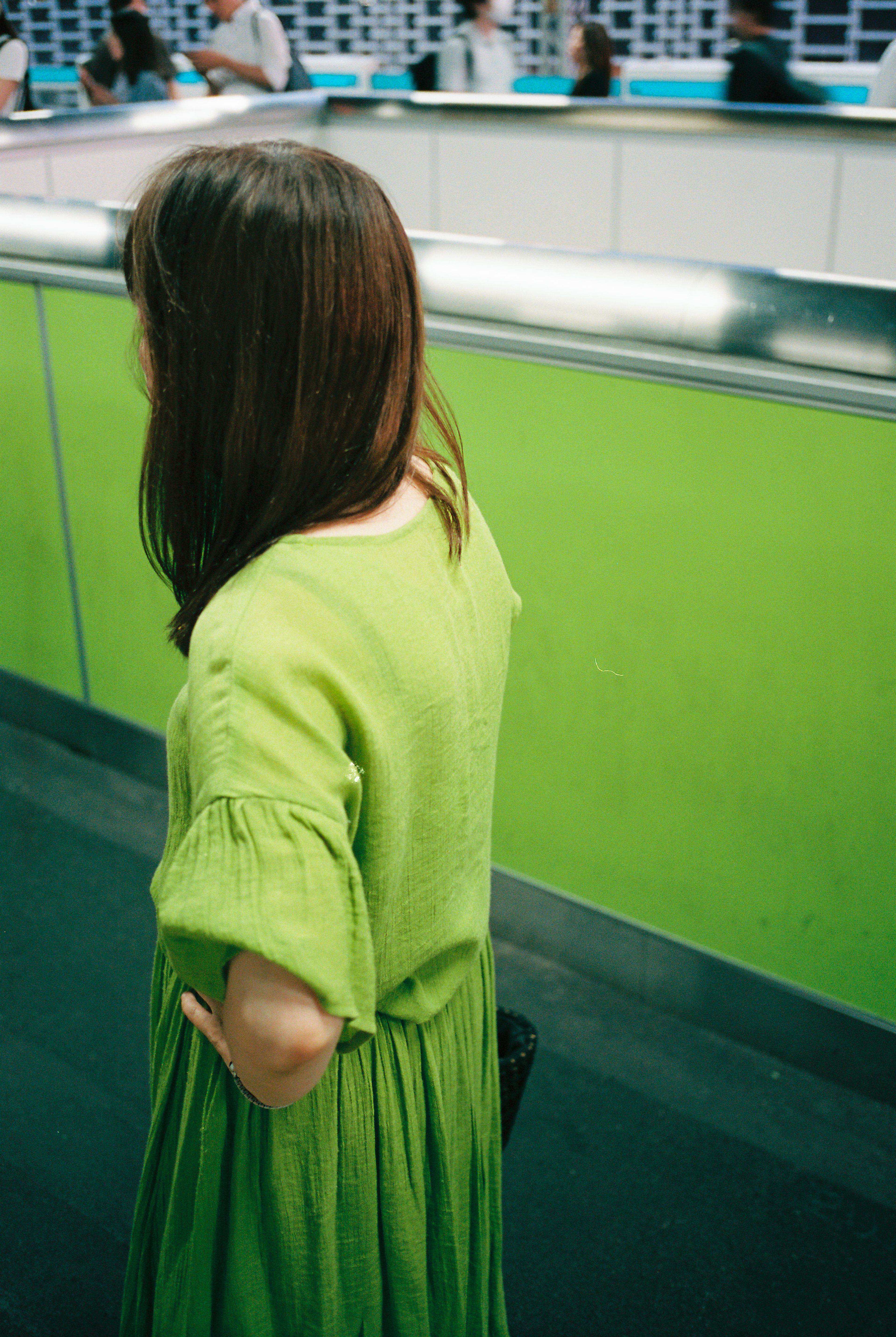 GREEN DRESS IN SHIMBASHI STATION, 2026.