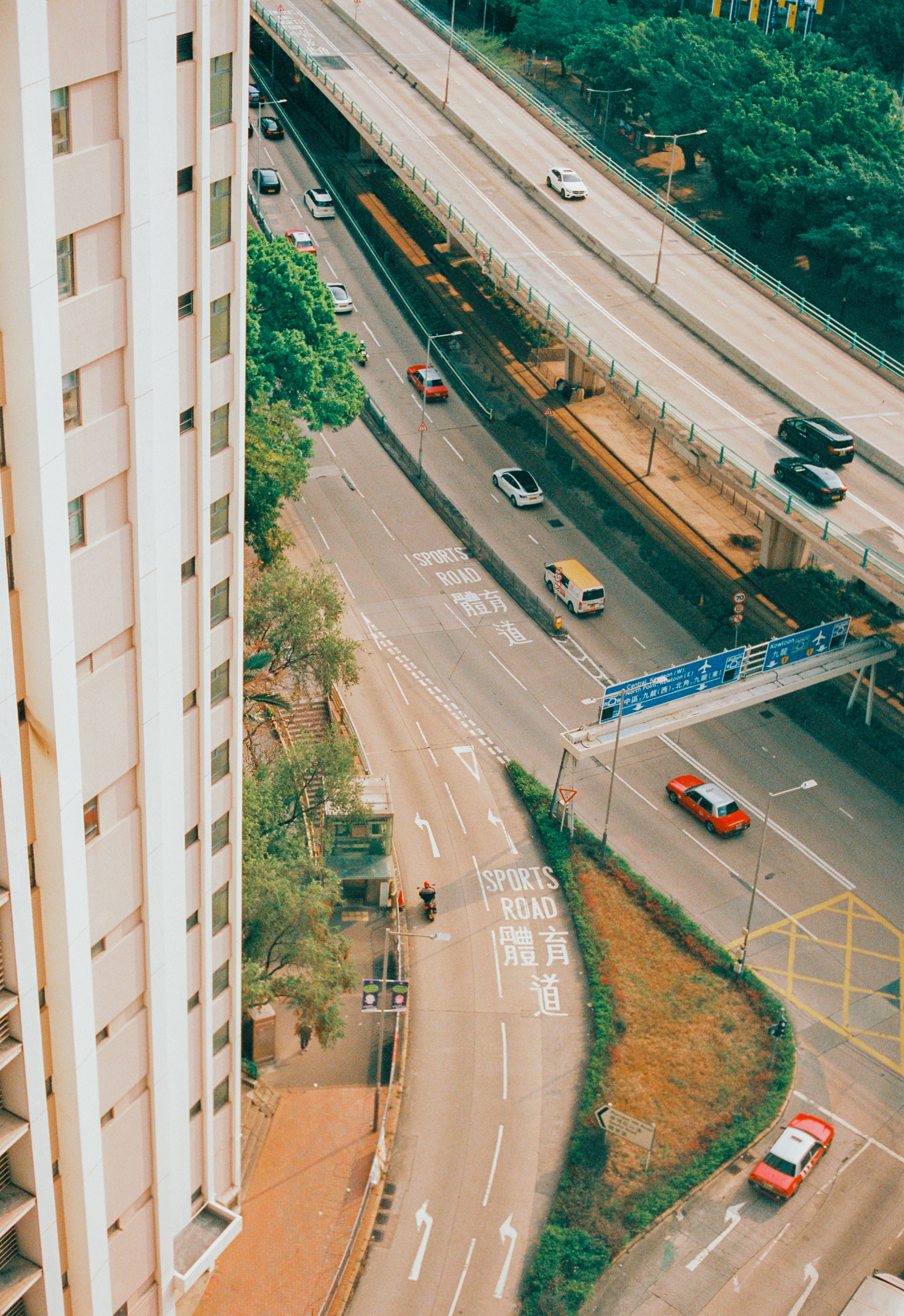 RED TAXI IN CAUSEWAY BAY 2