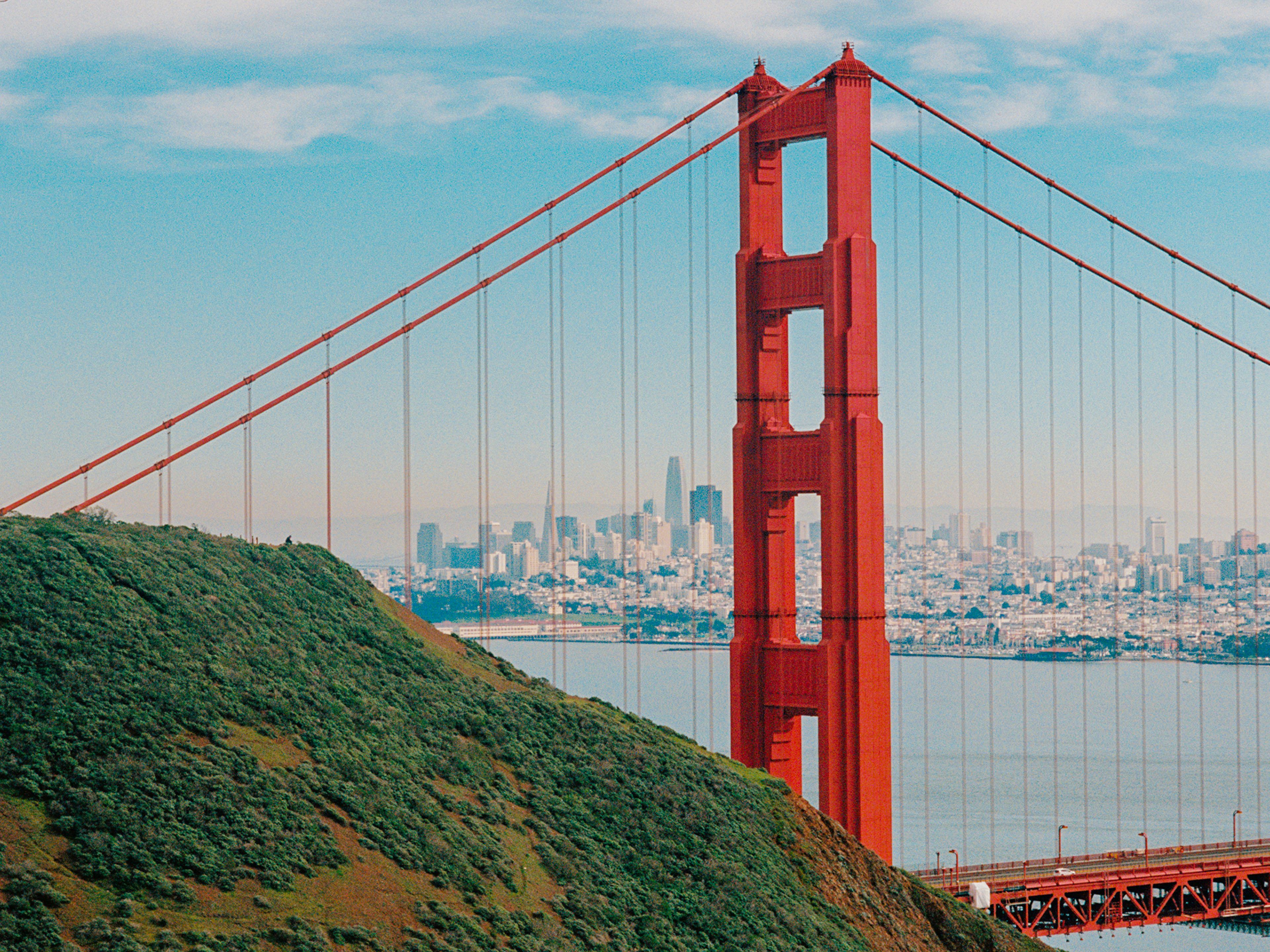 VIEW OF THE GOLDEN GATE BRIDGE FROM BATTERY SPENCER, 2022.
