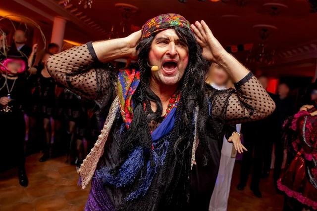 Jarosław Gmitrzuk podczas andrzejkowego programu Magia zmysłów