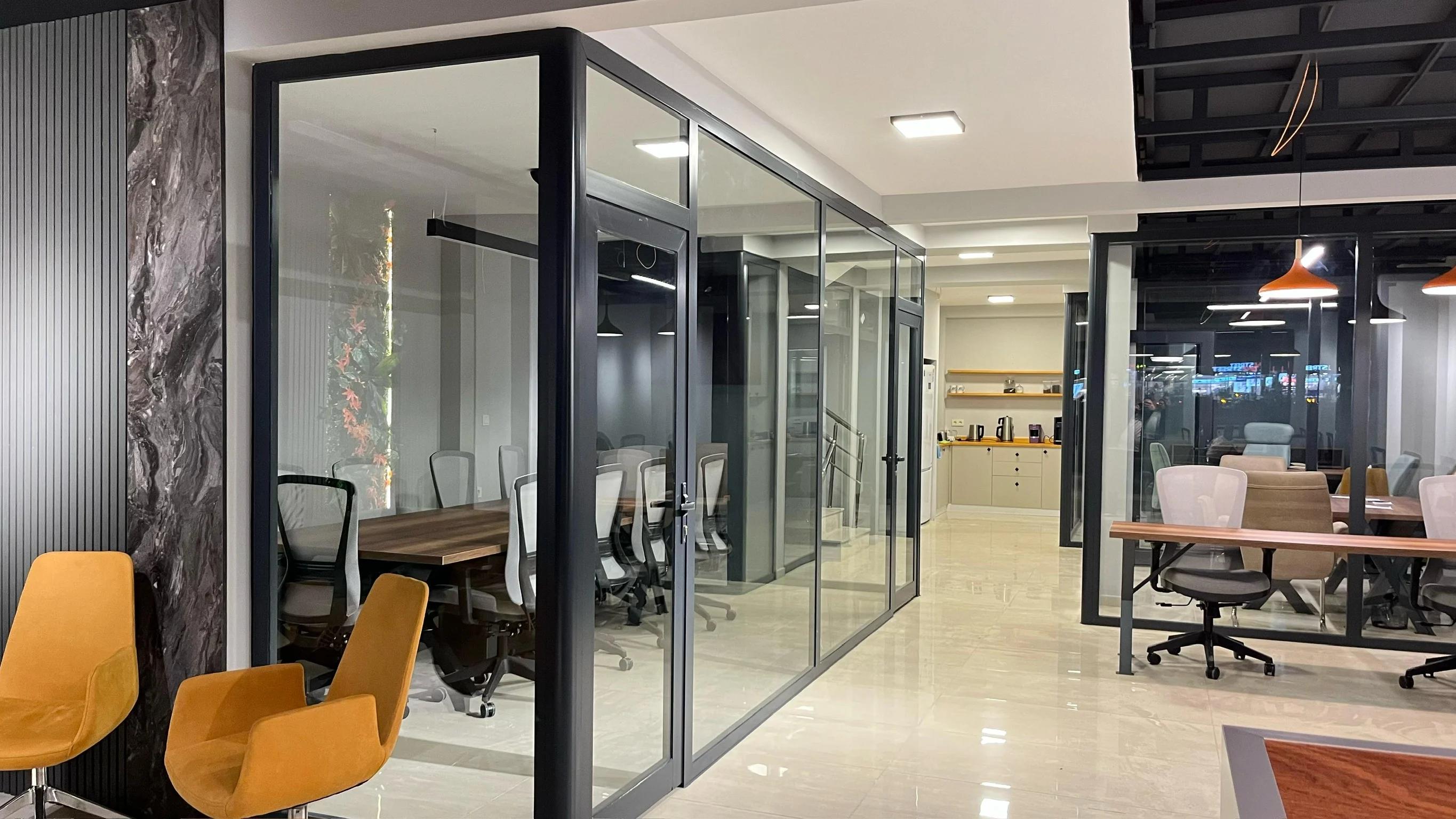 City PVC Kadıköy Edremit Novada AVM Century21 Ofis Cam Bölme