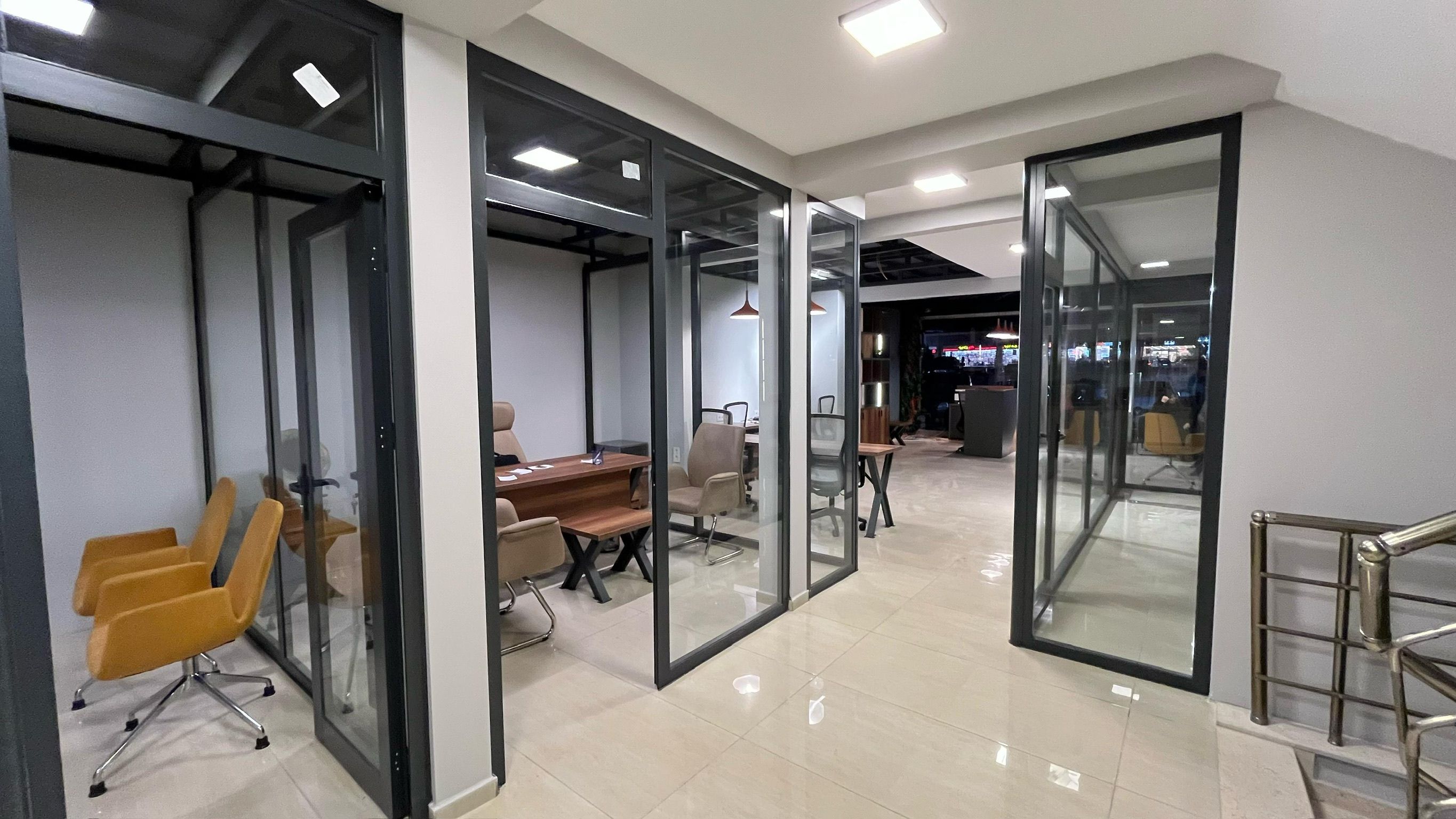 Ofis cam bölme sistemleri