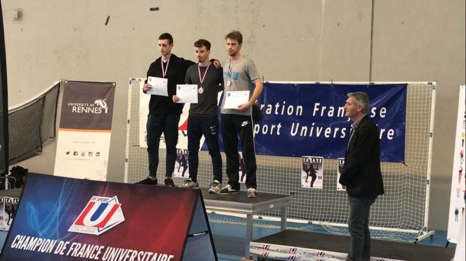 Deux titres universitaires
