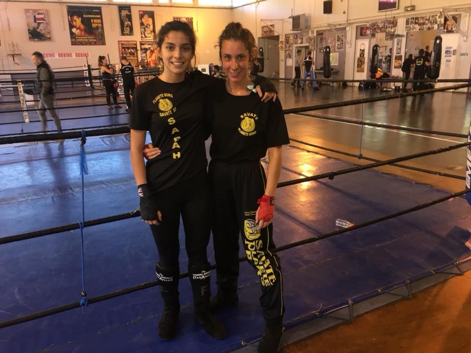 Gant jaune pour Cécilia