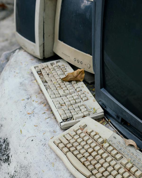 E-Waste Scrap Trading: Mengubah Sampah Elektronik Menjadi Ladang Emas Modern