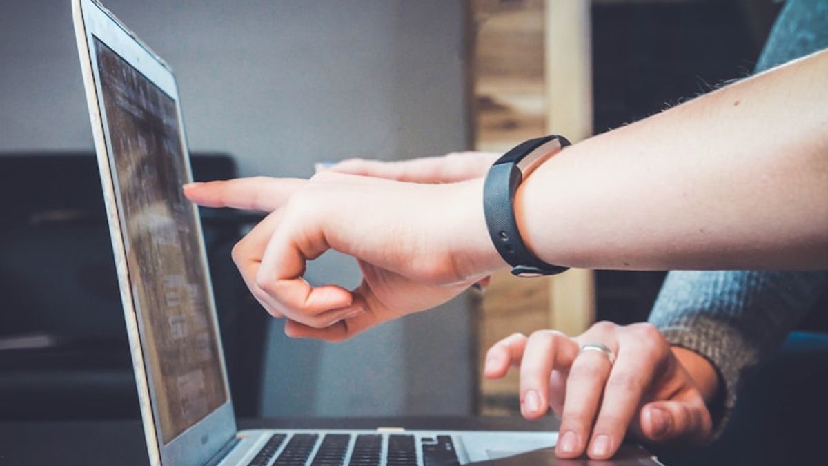How to Build Trust in AI Systems: A Practical Guide to Explainability, Governance, and Compliance