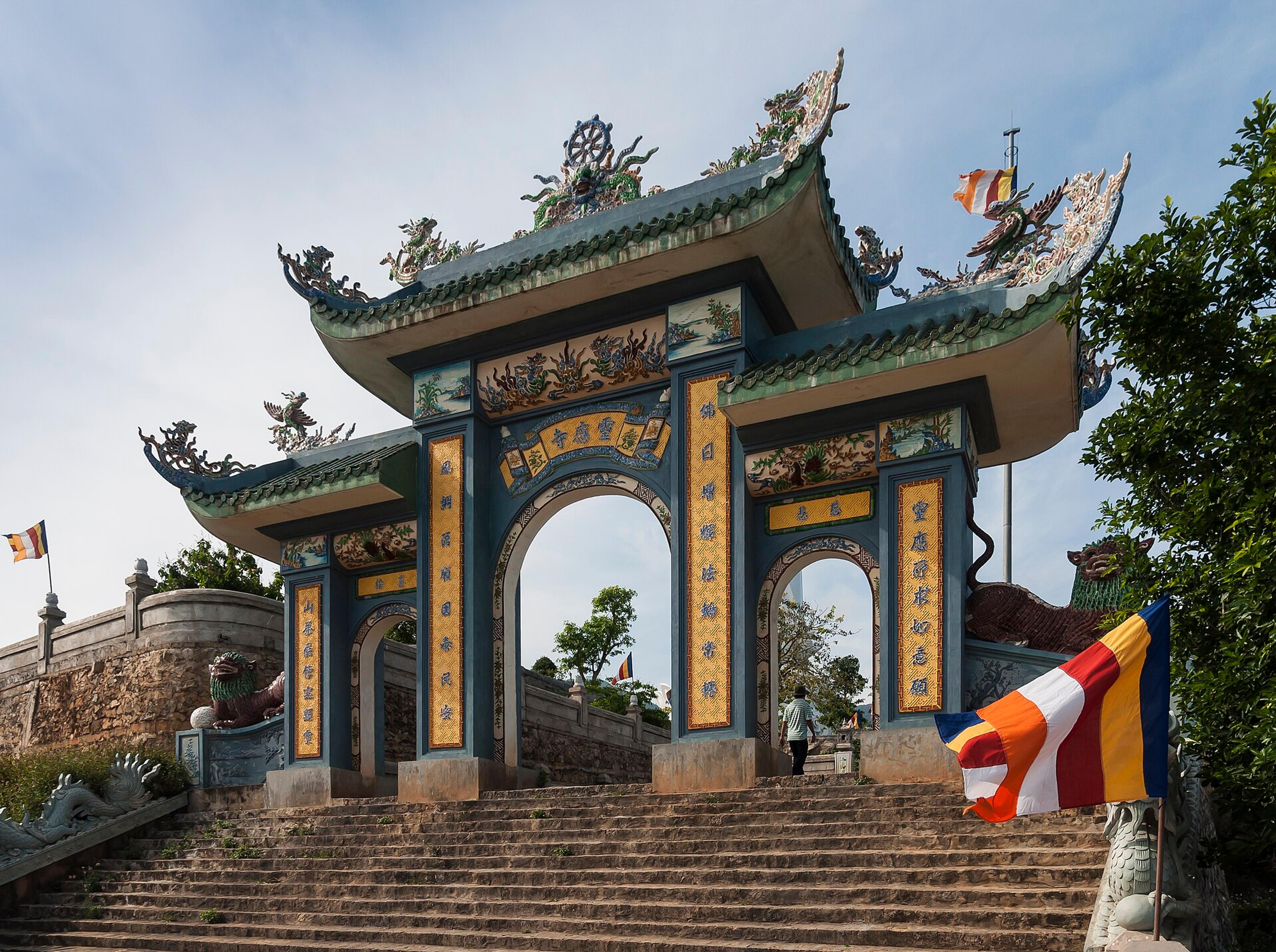Linh Ung Pagoda & the red-shanked douc