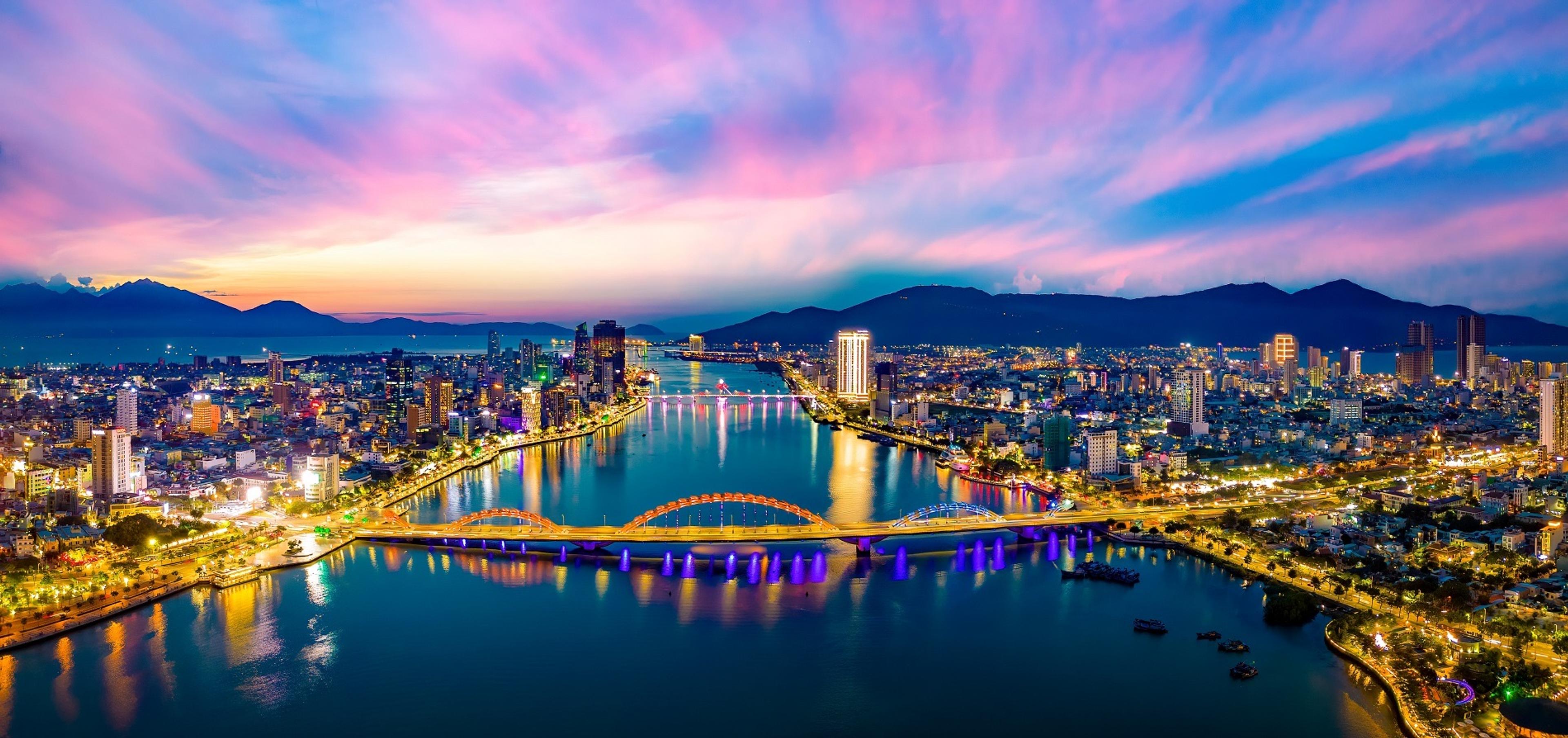 Dragon Bridge & the Han riverfront