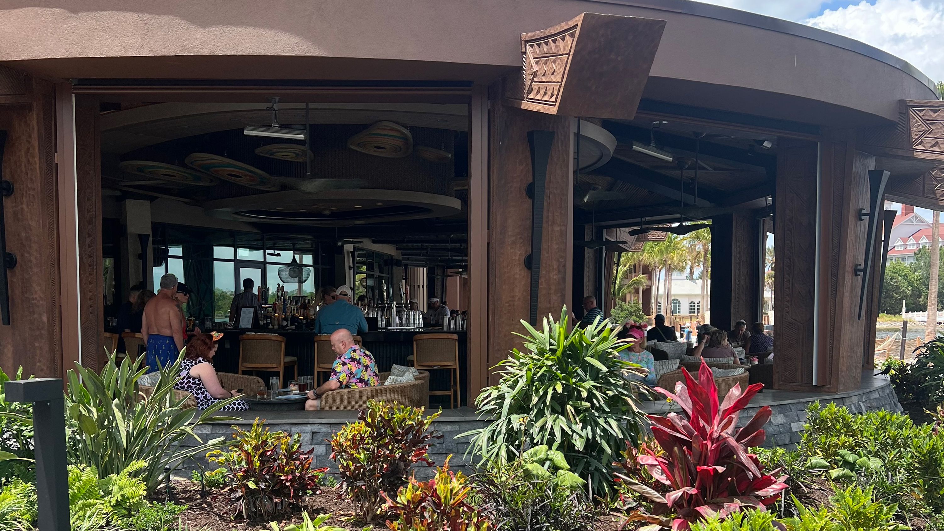 Wailulu Bar & Grill at Disney's Polynesian Village Resort