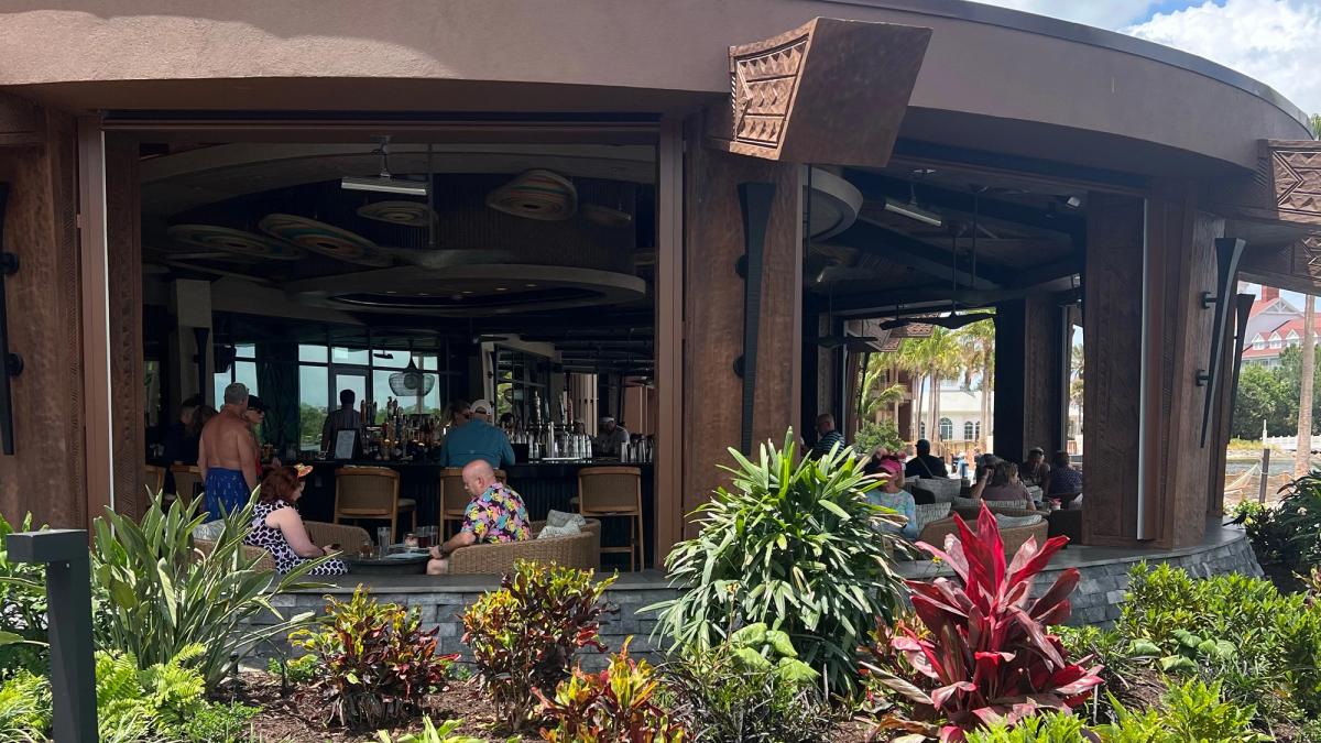 Wailulu Bar & Grill at Disney's Polynesian Village Resort