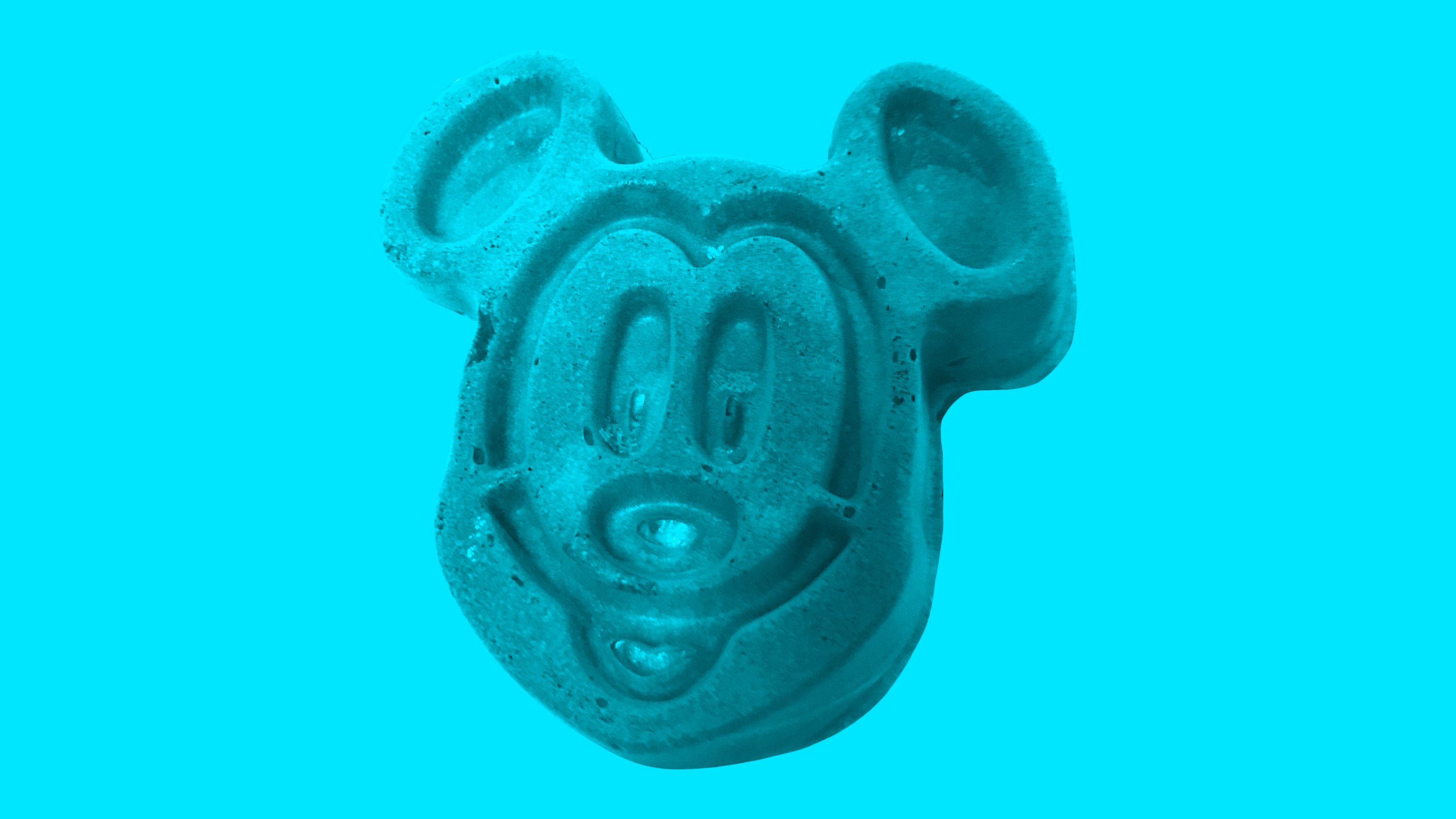 How to get Disneyland character dining reservations