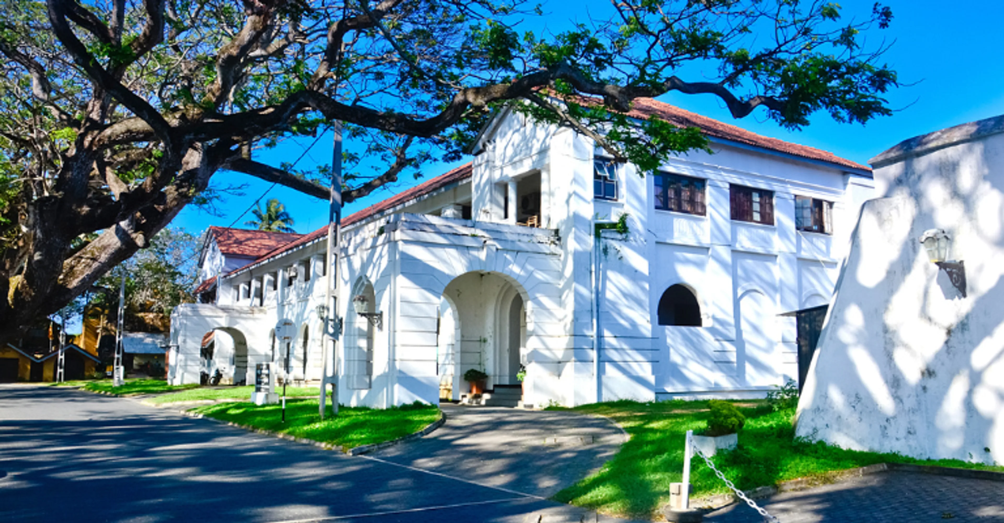 The whitewashed ramparts of Galle Dutch Fort